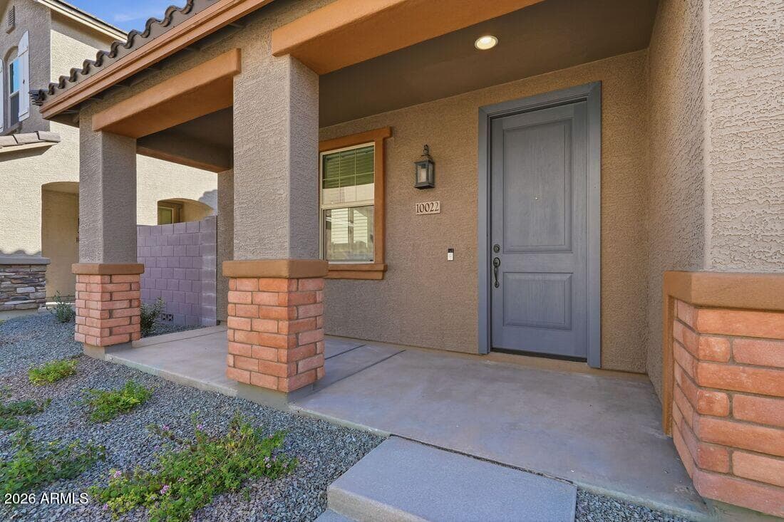 10022 W Piccadilly Rd — photo 2