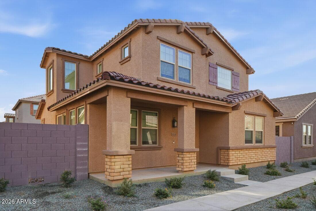 10038 W Piccadilly Rd — photo 1