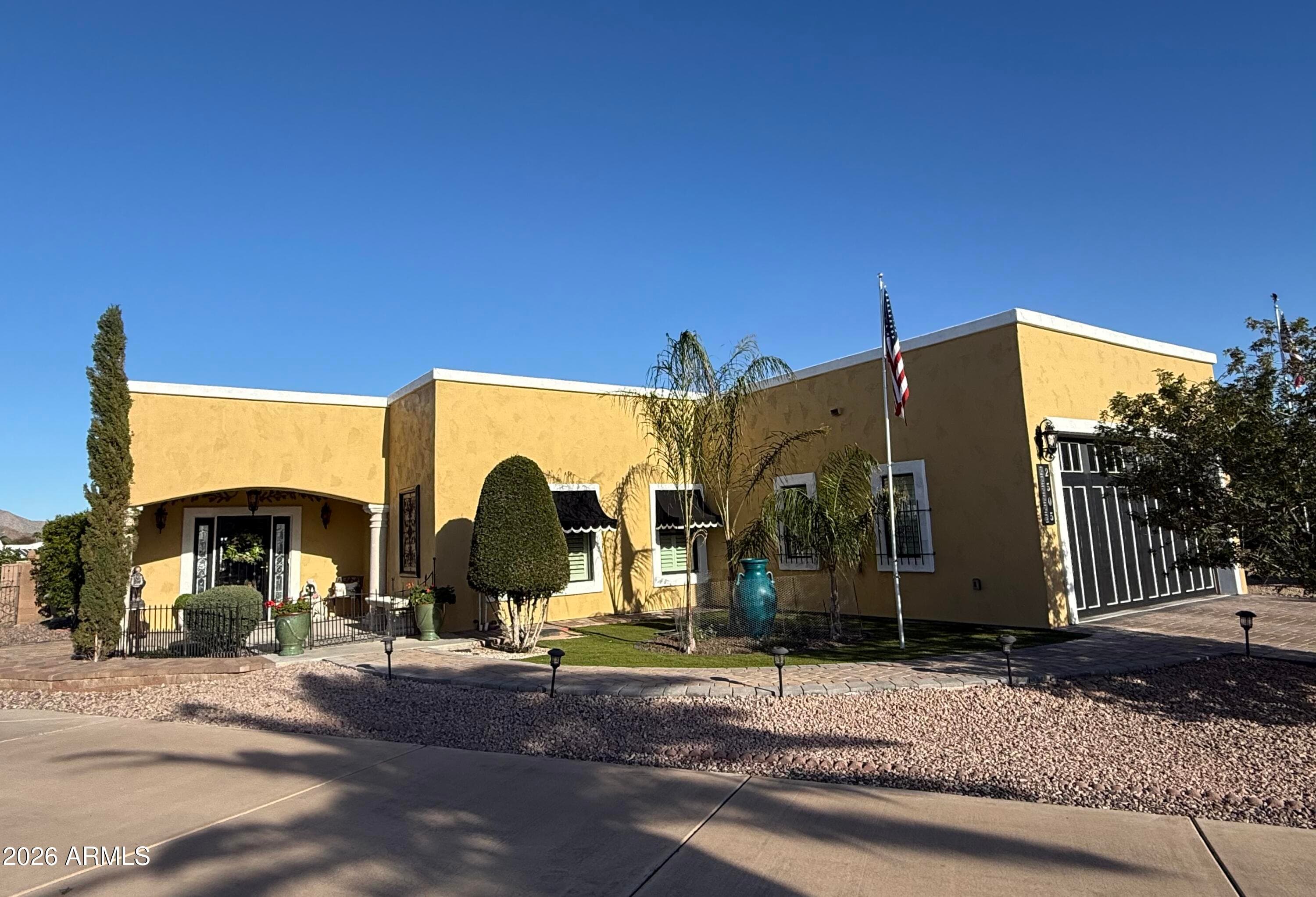 2505 N Trevino N Pl — photo 1