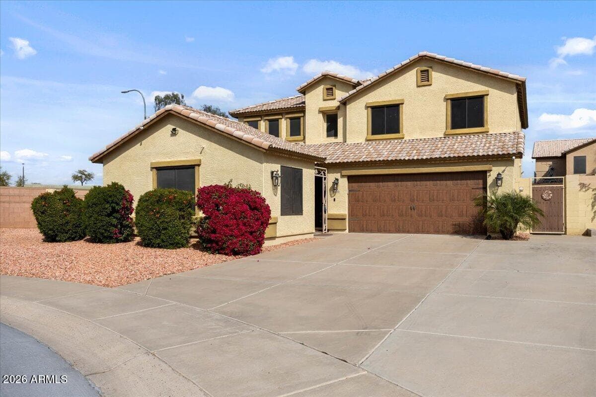 2005 S 81st Dr — photo 1
