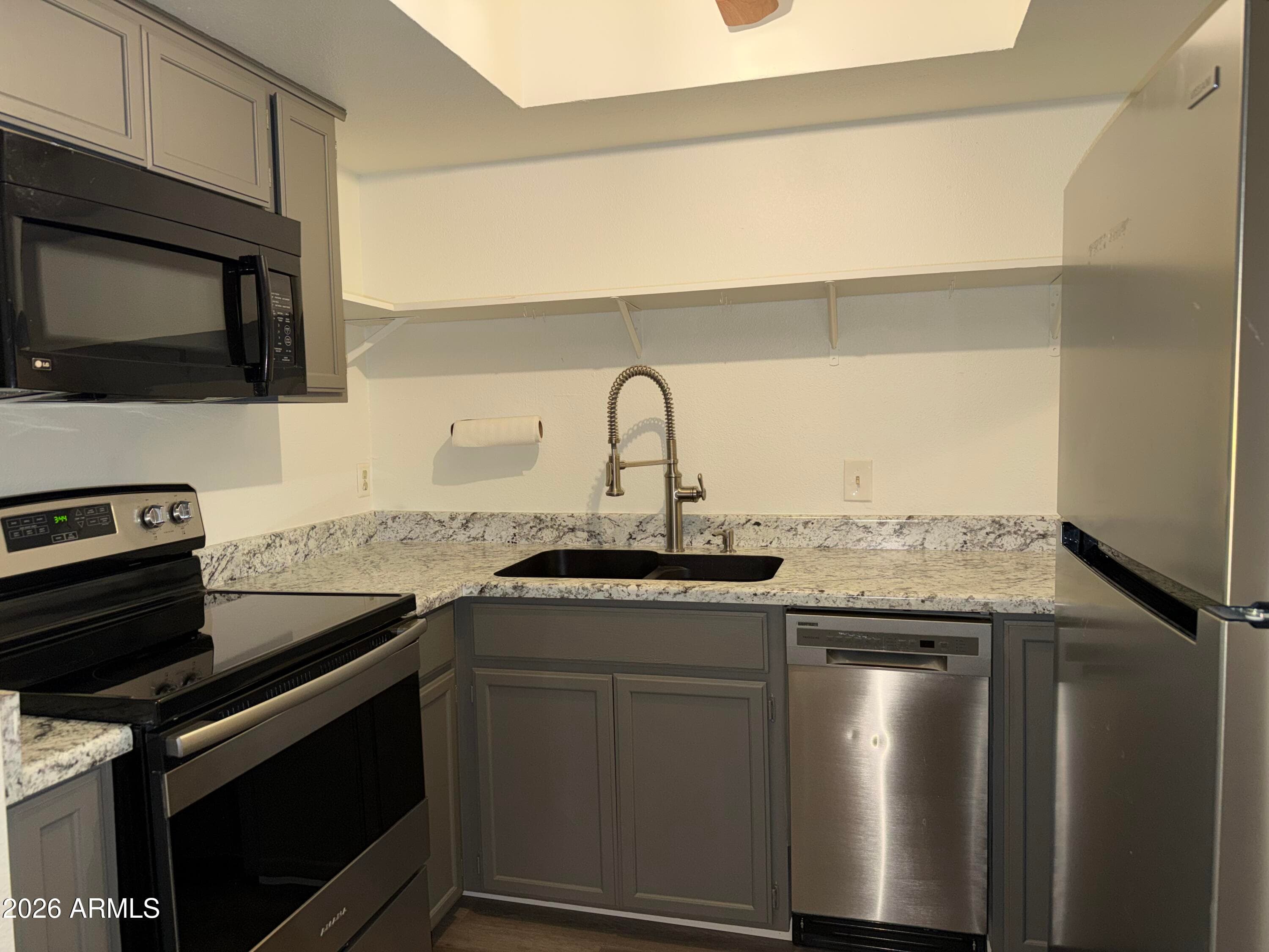 17 E RUTH AVE - Photo 3