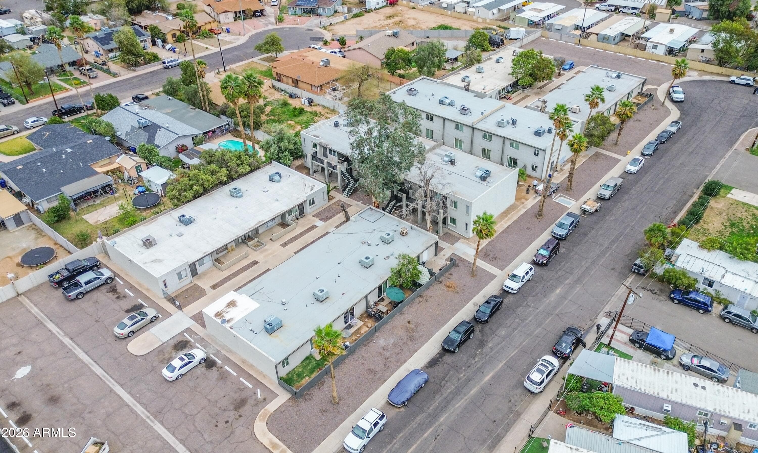 5820 W Claremont St — photo 1