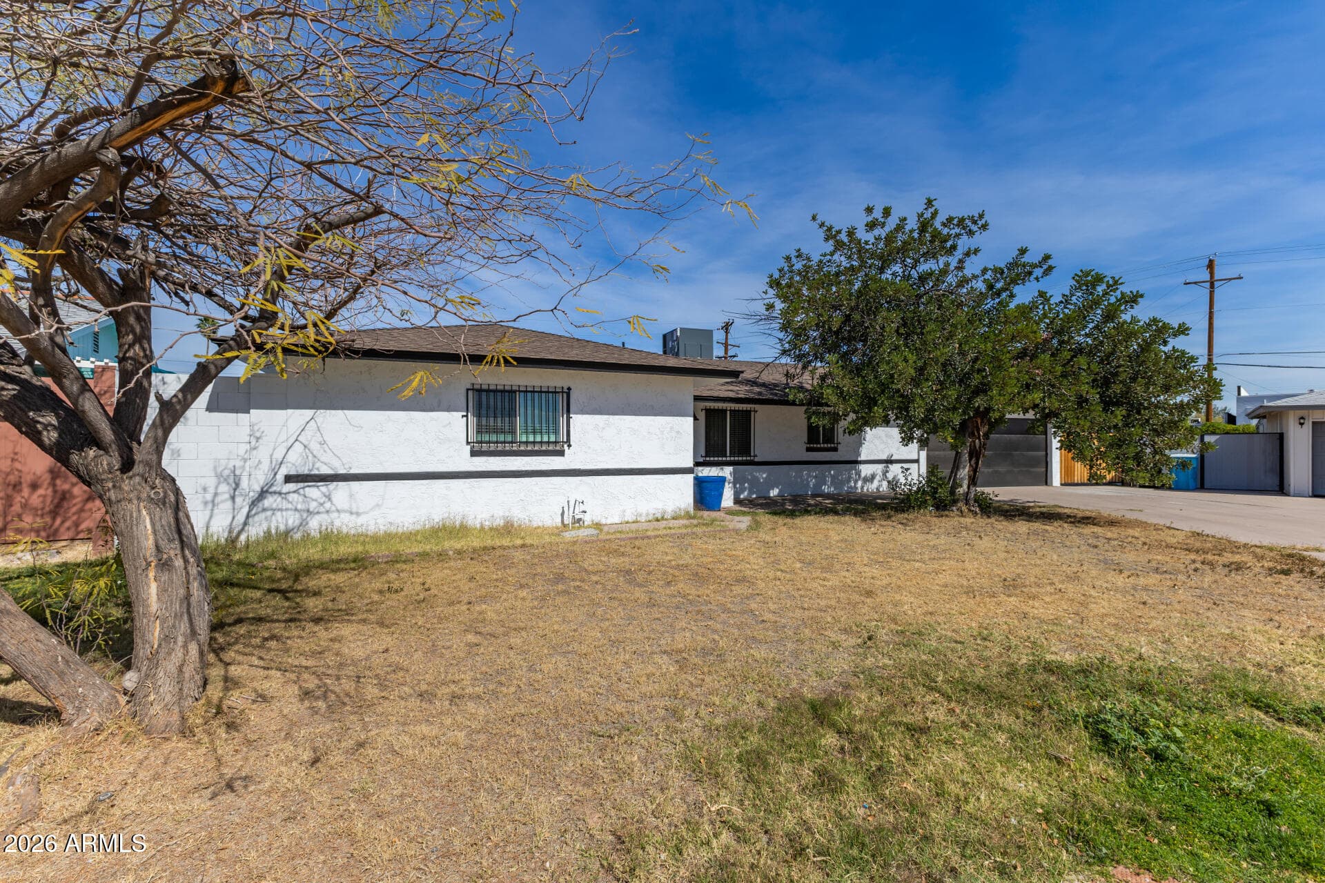 1912 W Roma Ave — photo 2