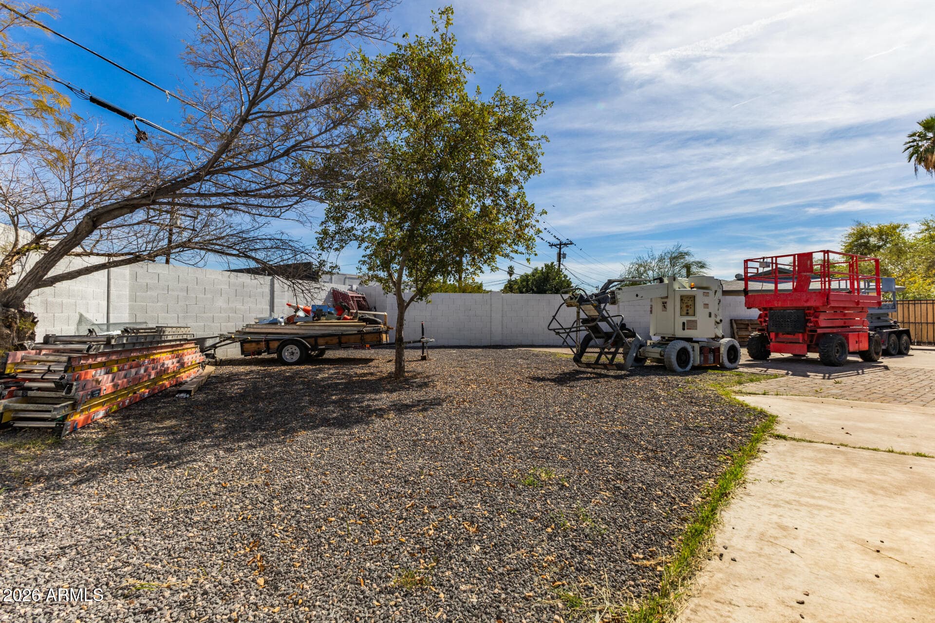 1912 W Roma Ave — photo 25