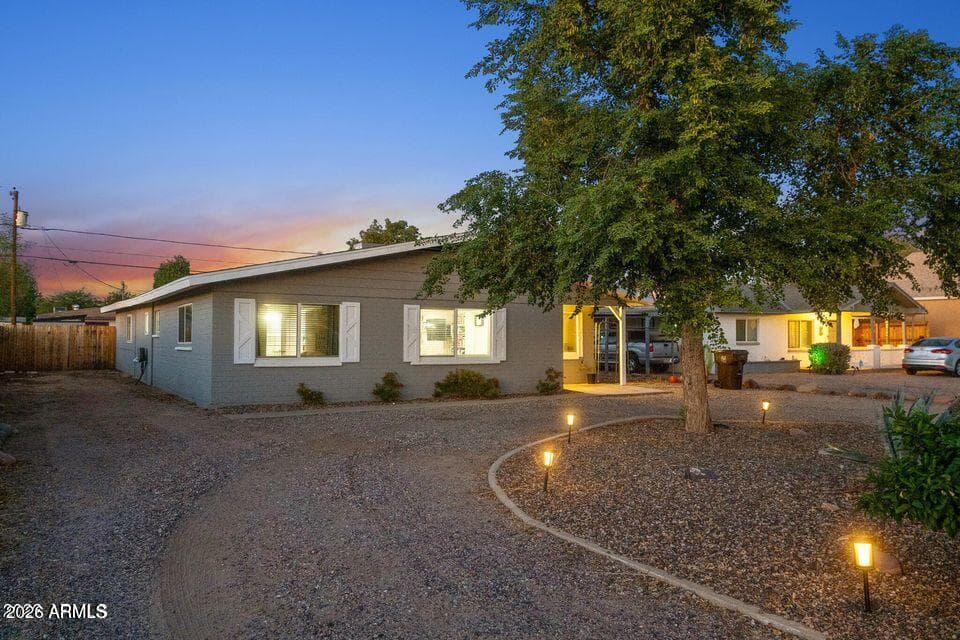 8114 E 4th Ave — photo 2