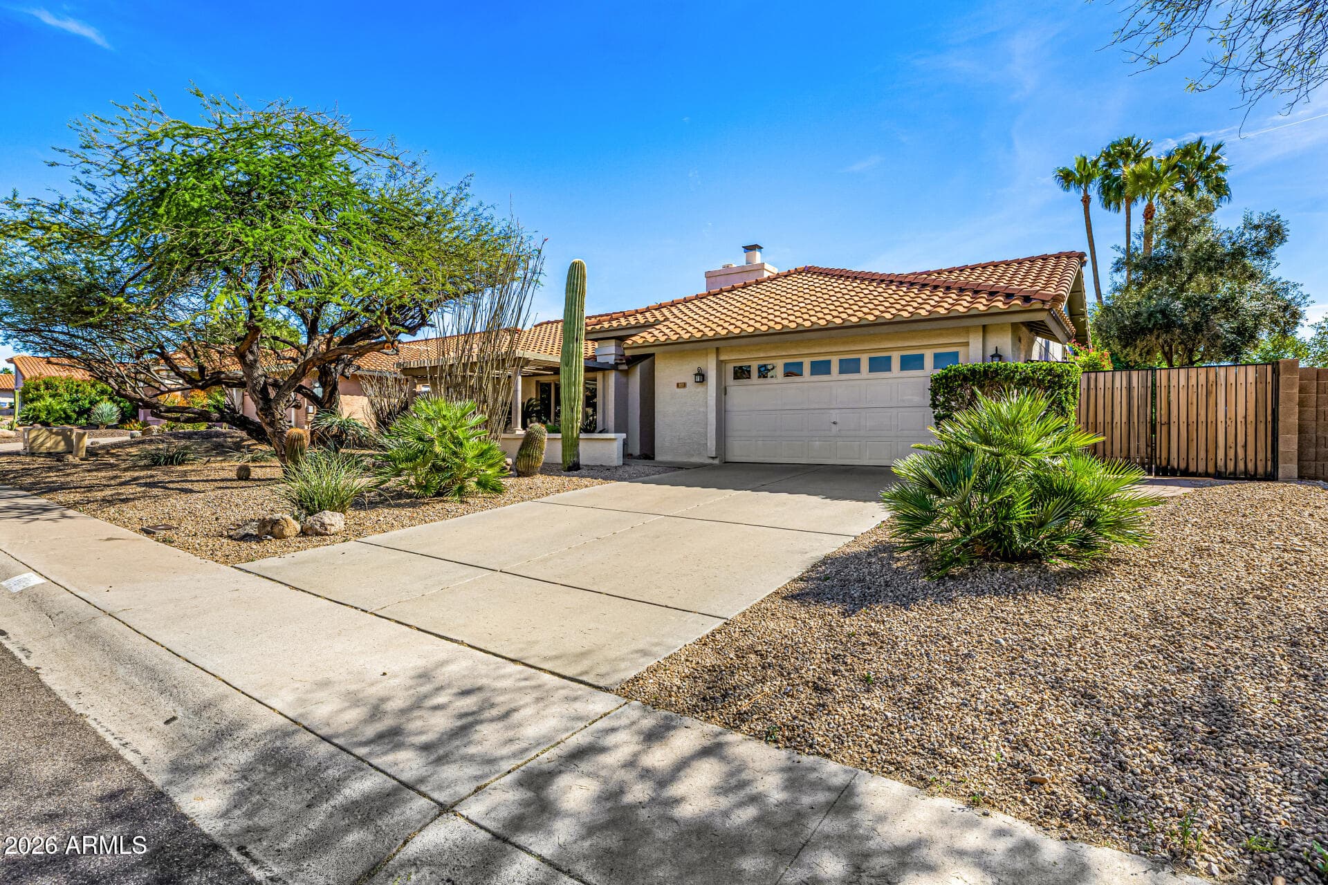 801 E Acoma Dr — photo 2