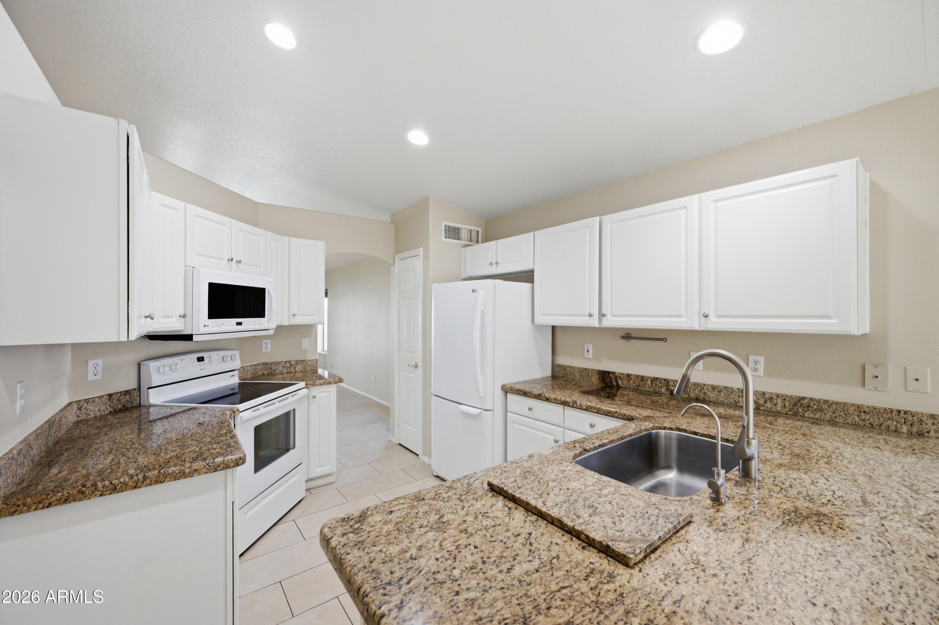 700 E Gary Dr — photo 2
