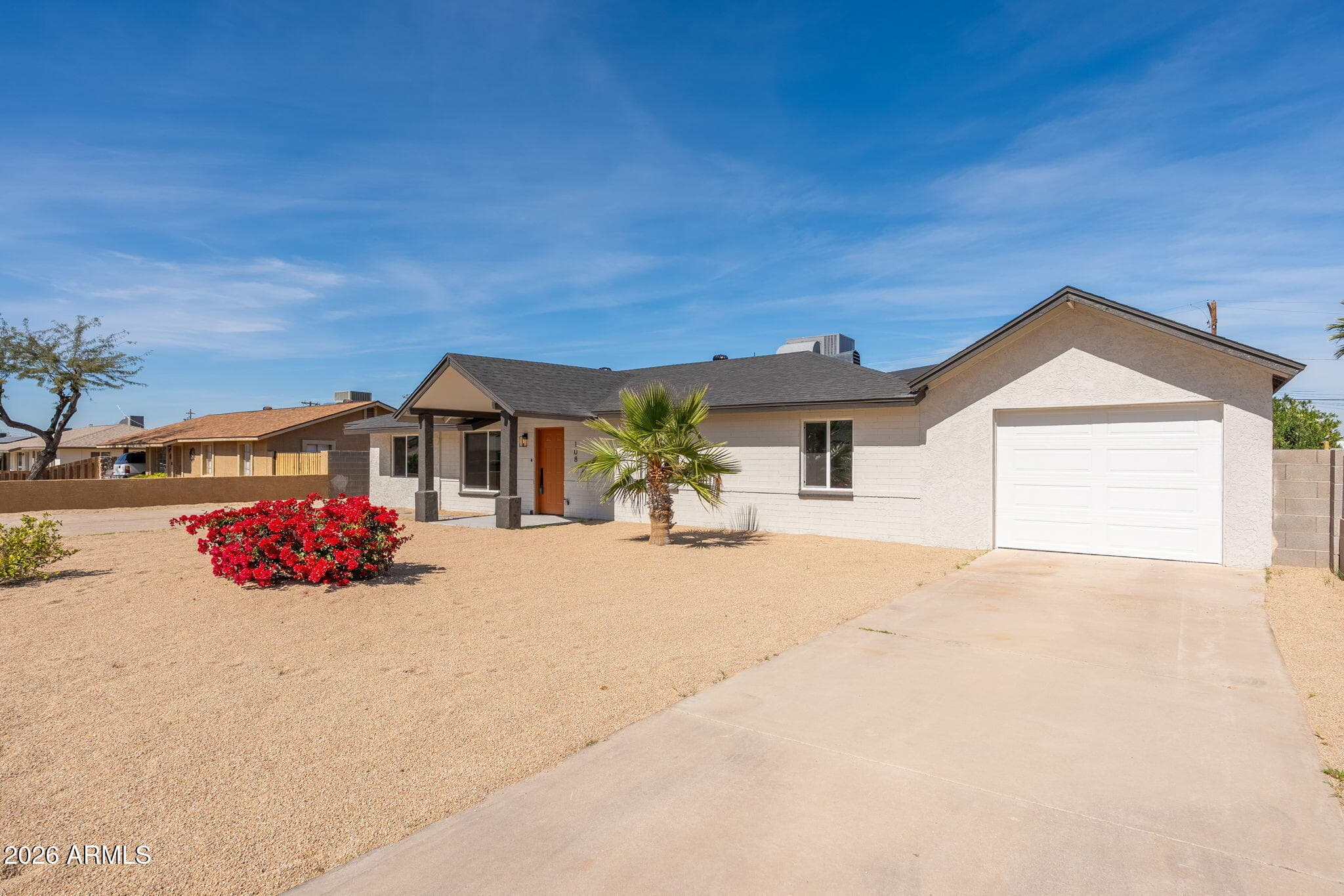 108 E Monte Way — photo 1