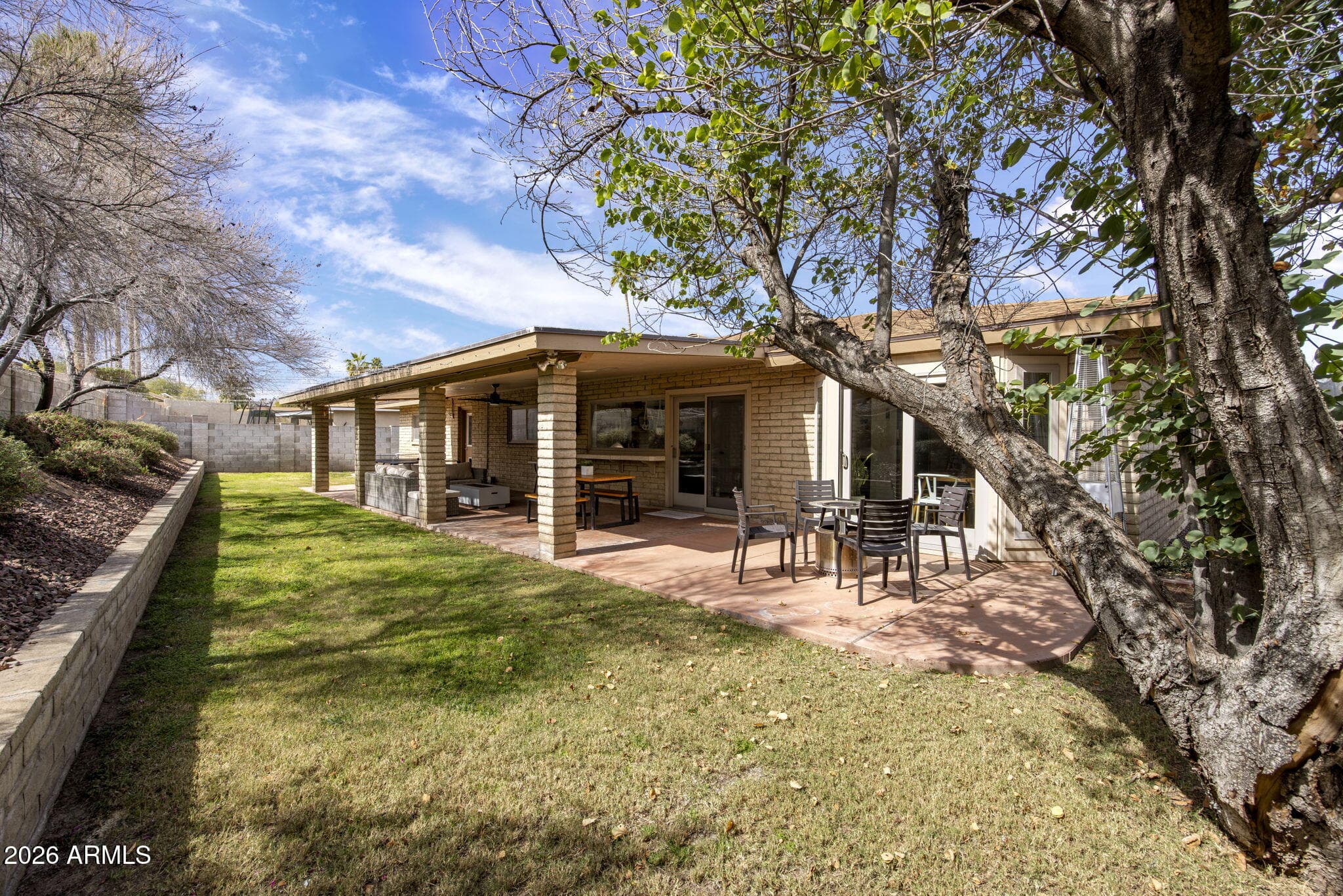 525 W Willow Ave — photo 32