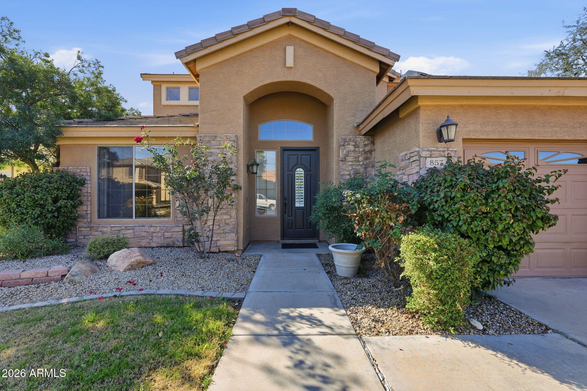 857 E Carla Vista Dr — photo 2