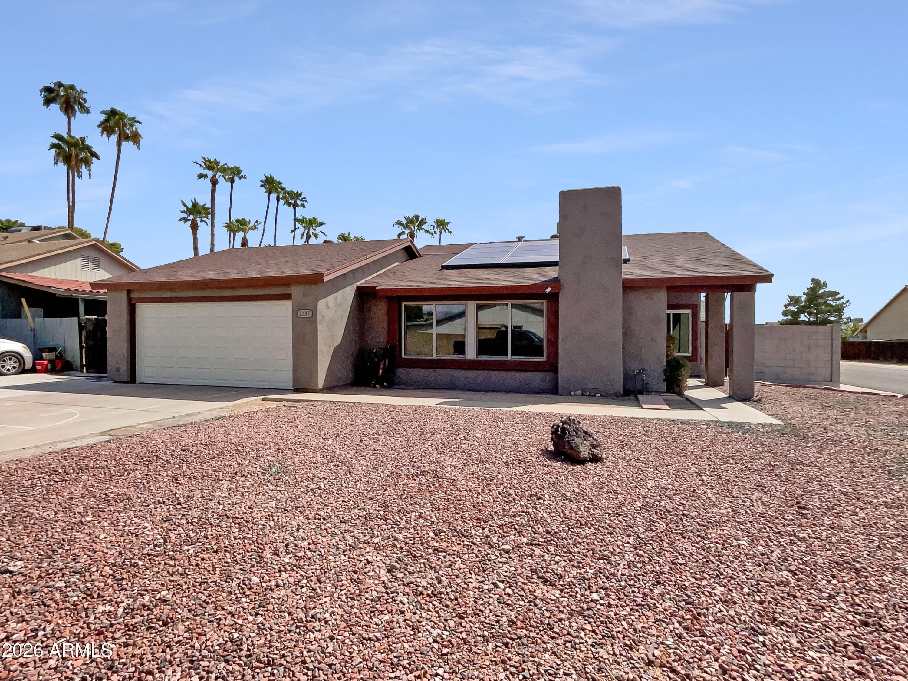 2337 W Tierra Buena Ln — photo 1