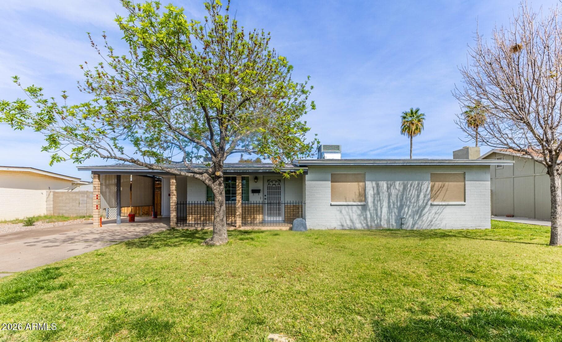 1056 W Farmdale Ave — photo 1