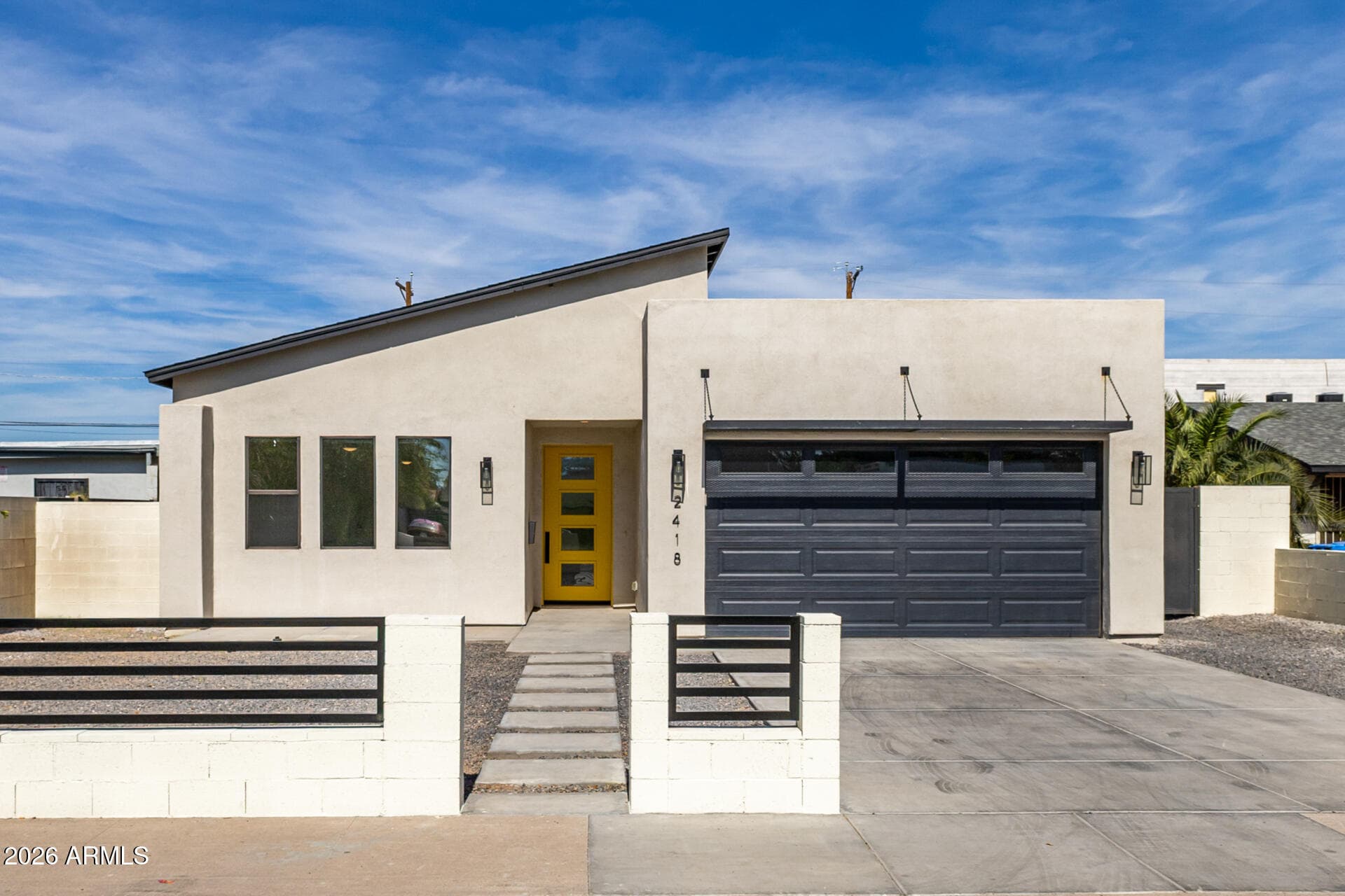 2418 E Amelia Ave — photo 2