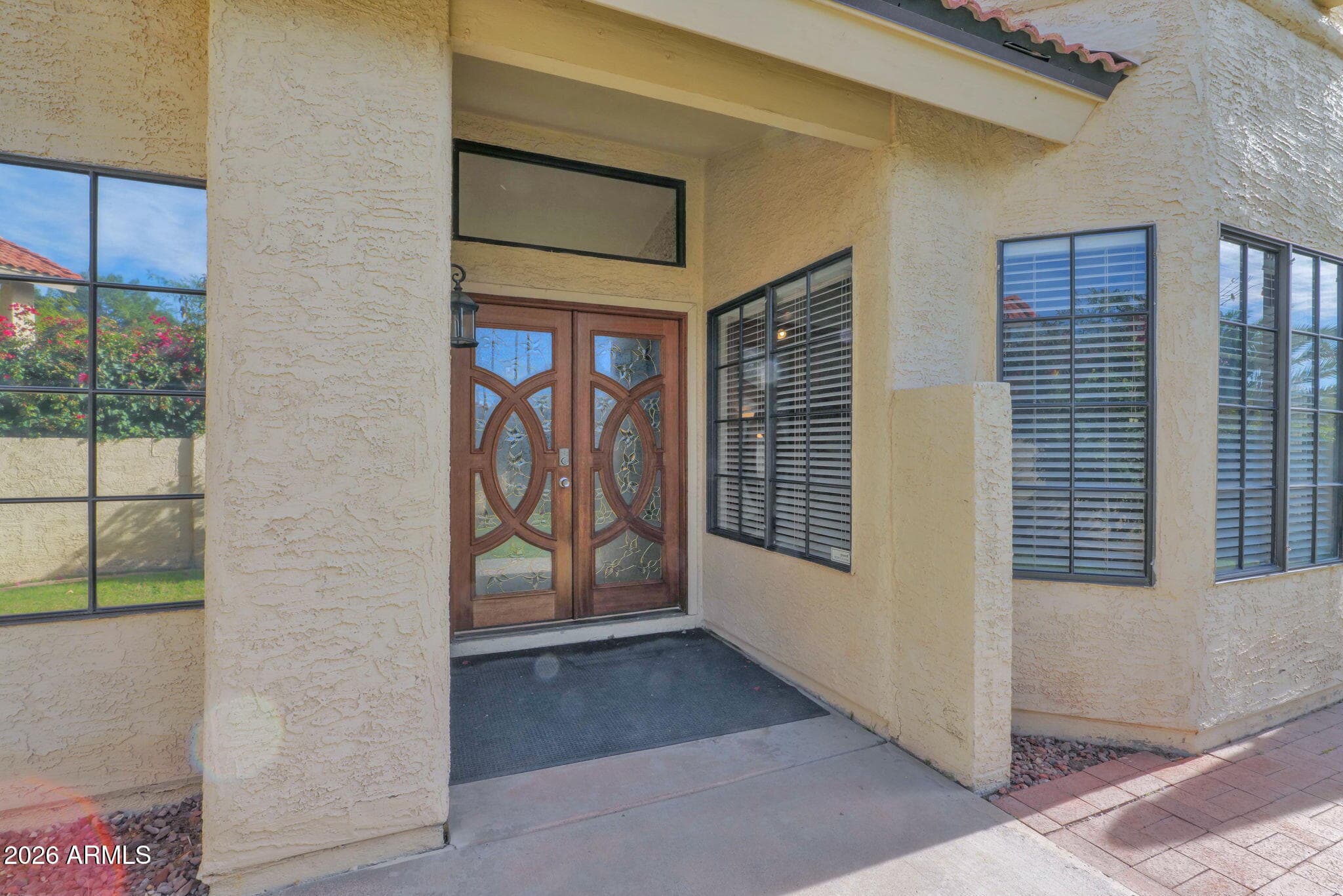 8979 E Gail Rd — photo 2