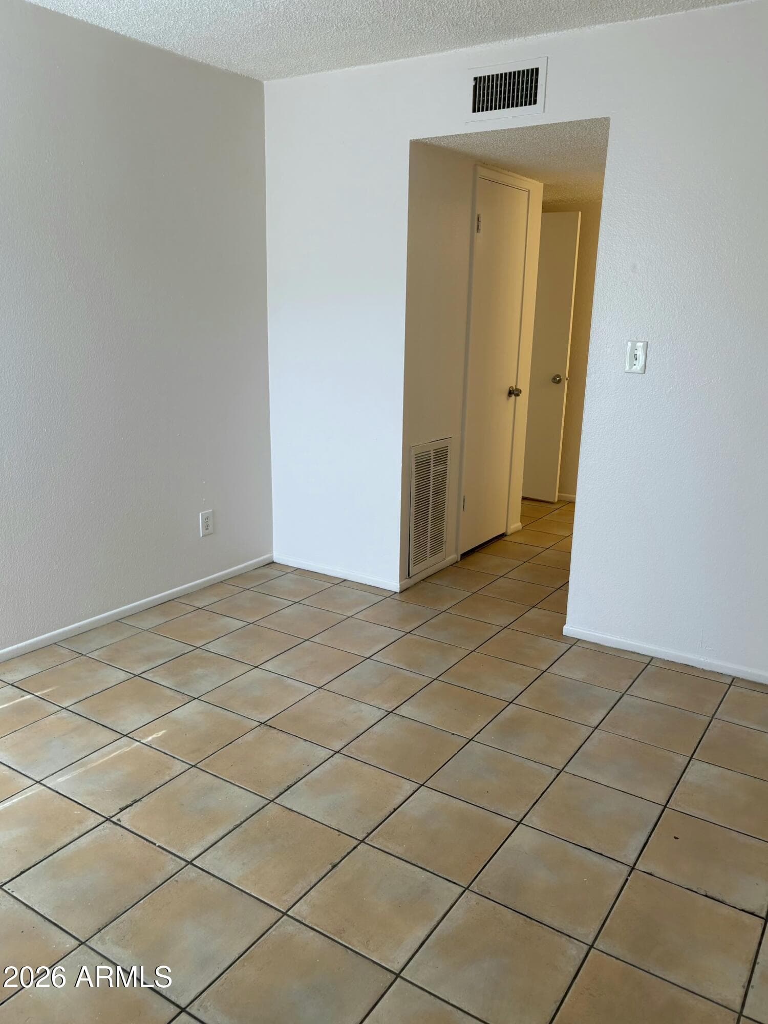 1701 W TUCKEY LN - Photo 4