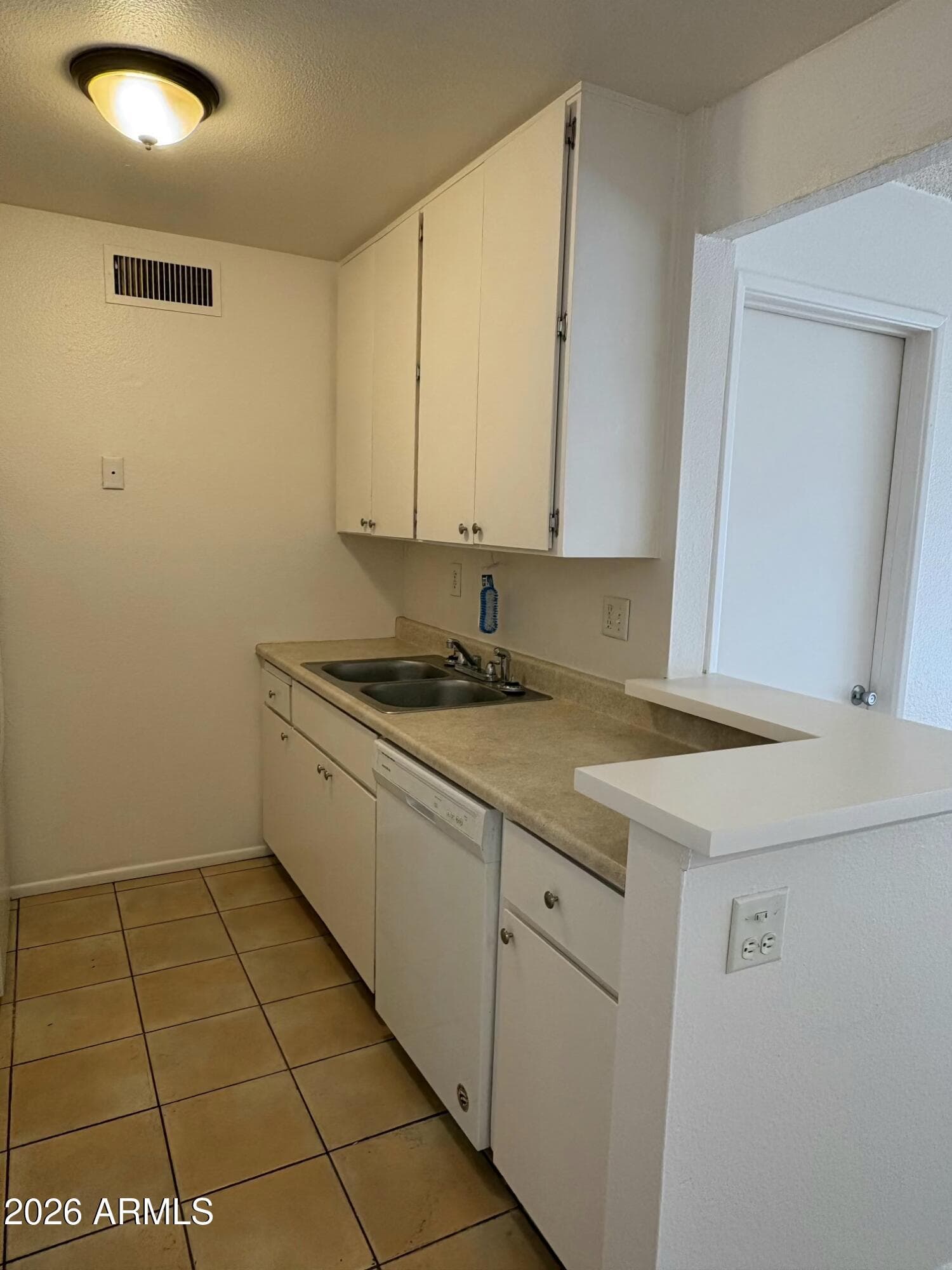 1701 W TUCKEY LN - Photo 3