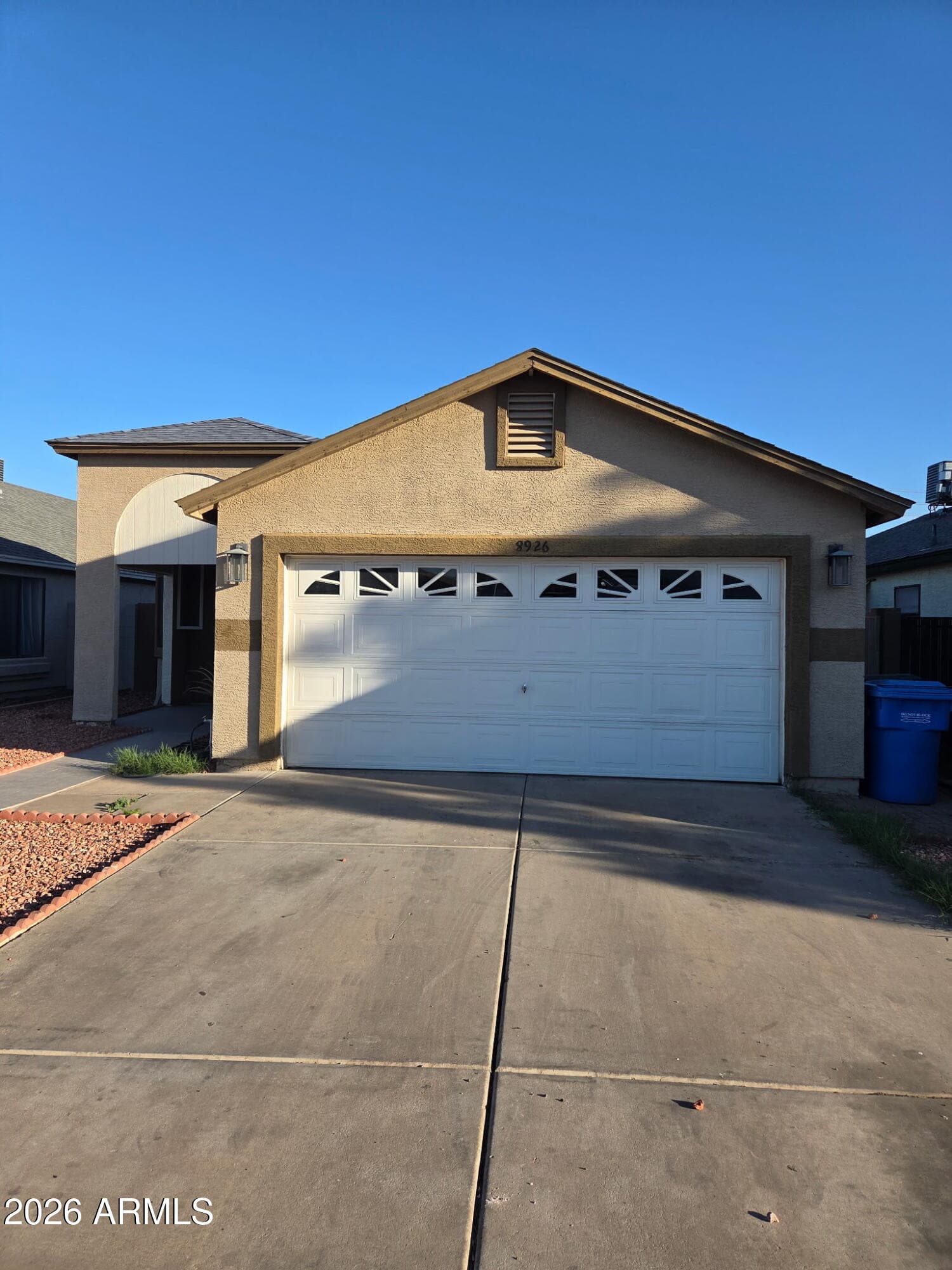 8926 W Vale Dr — photo 1