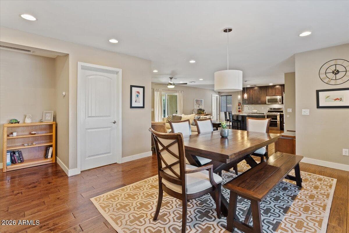 1039 E Montebello Ave — photo 2