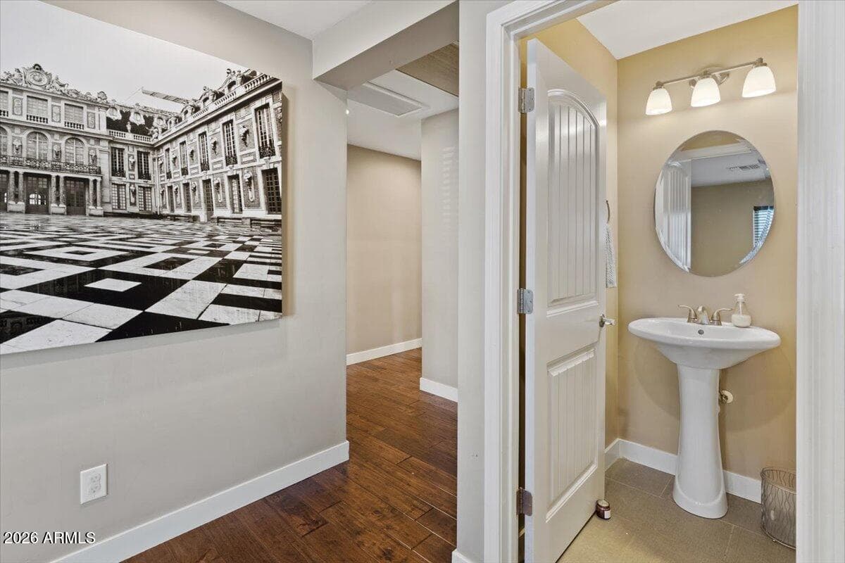 1039 E Montebello Ave — photo 24