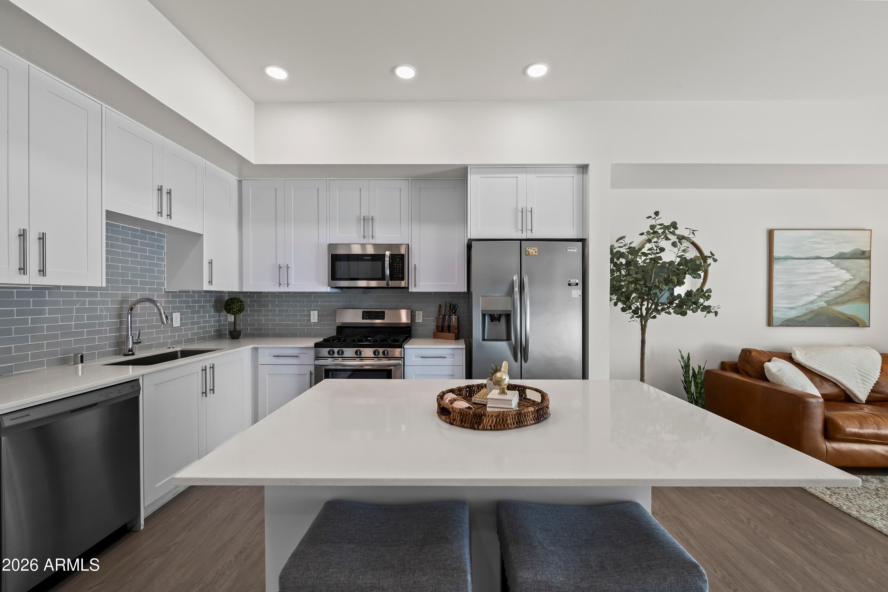7300 E Earll Dr 1022 — photo 1