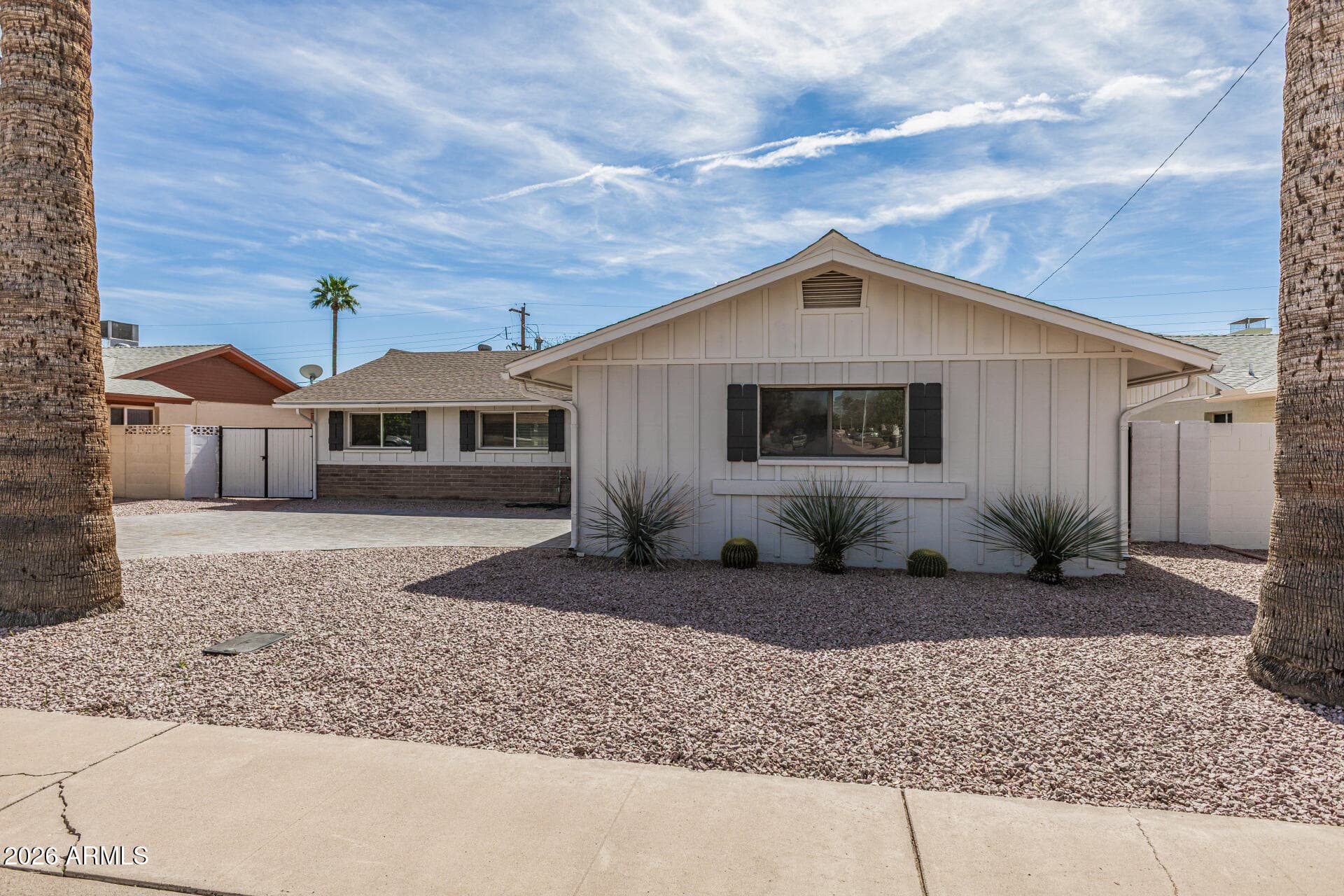 8519 E Rose Ln — photo 2