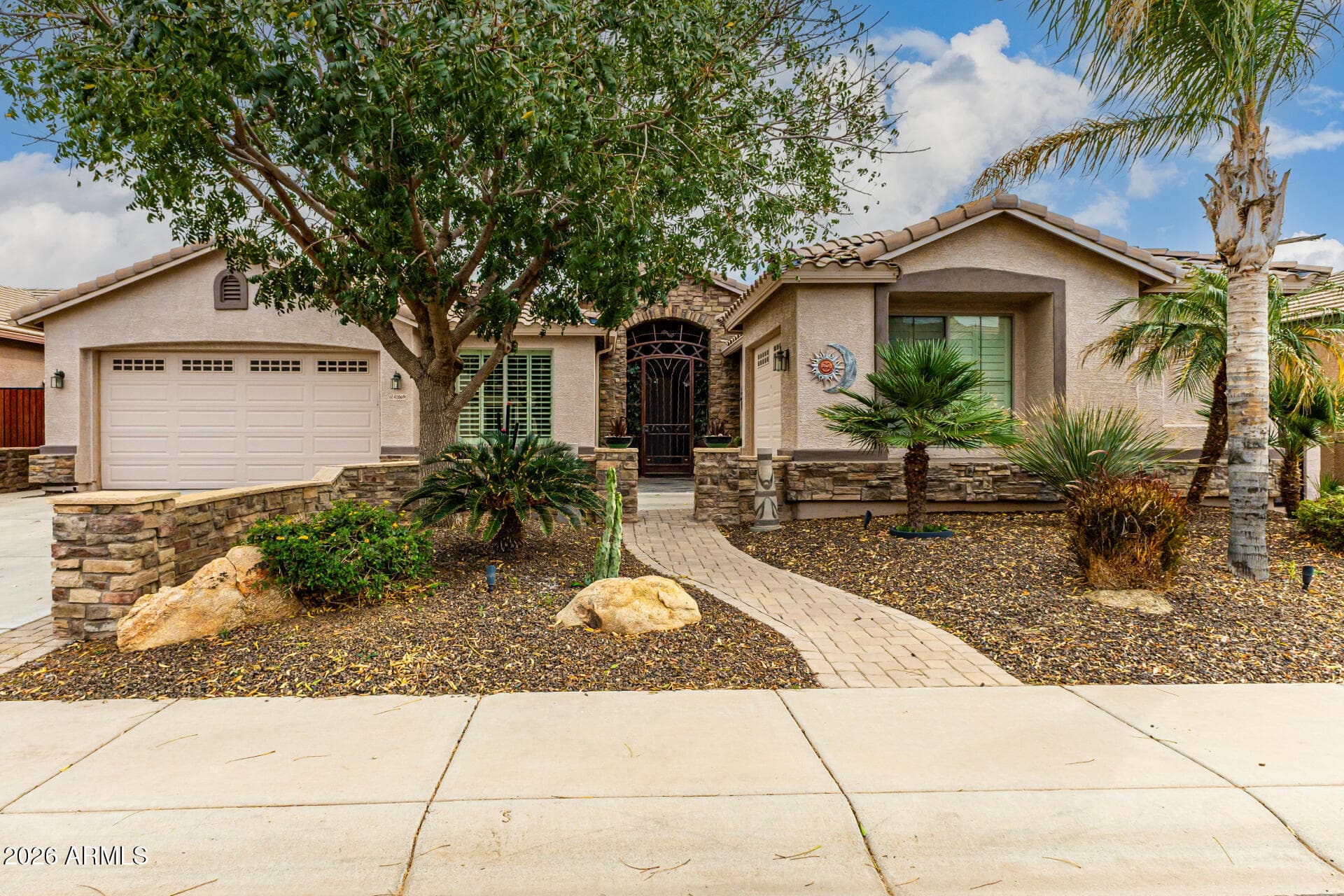 41869 W Granada Dr — photo 2