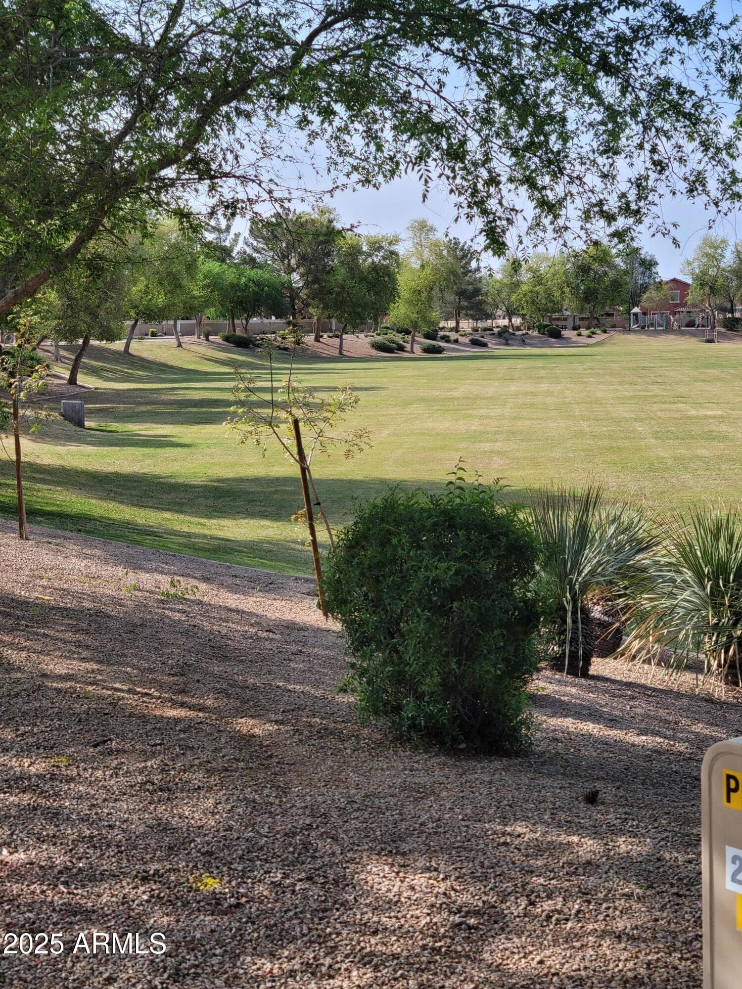 871 E Sherri Dr — photo 37