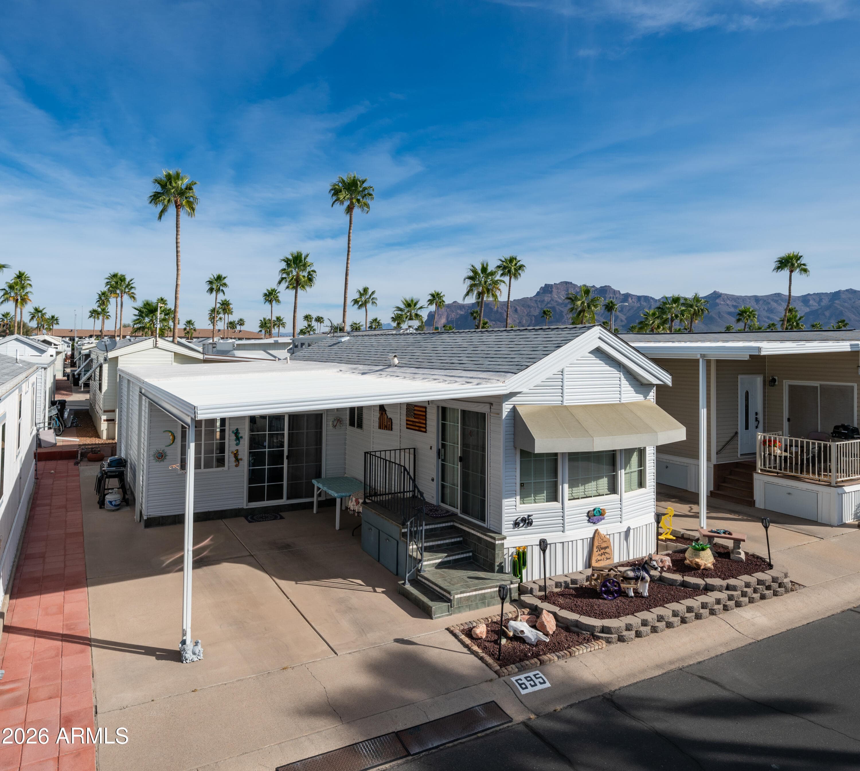 695 Felspar Dr — photo 2
