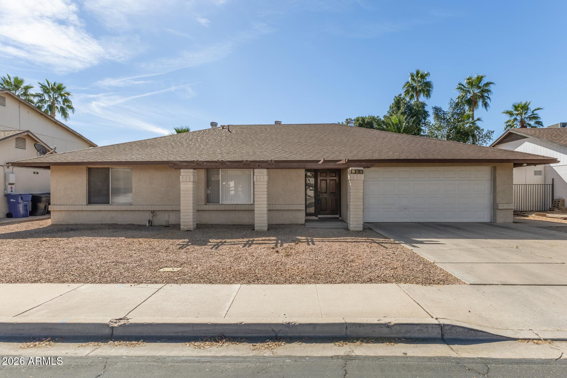 925 W Mendoza Ave — photo 1