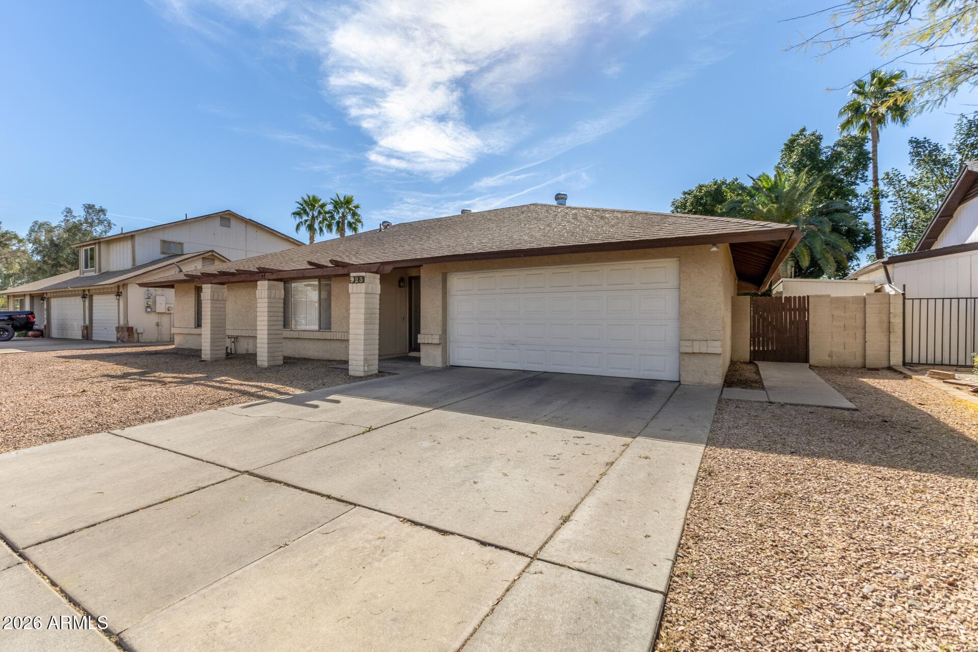 925 W Mendoza Ave — photo 2