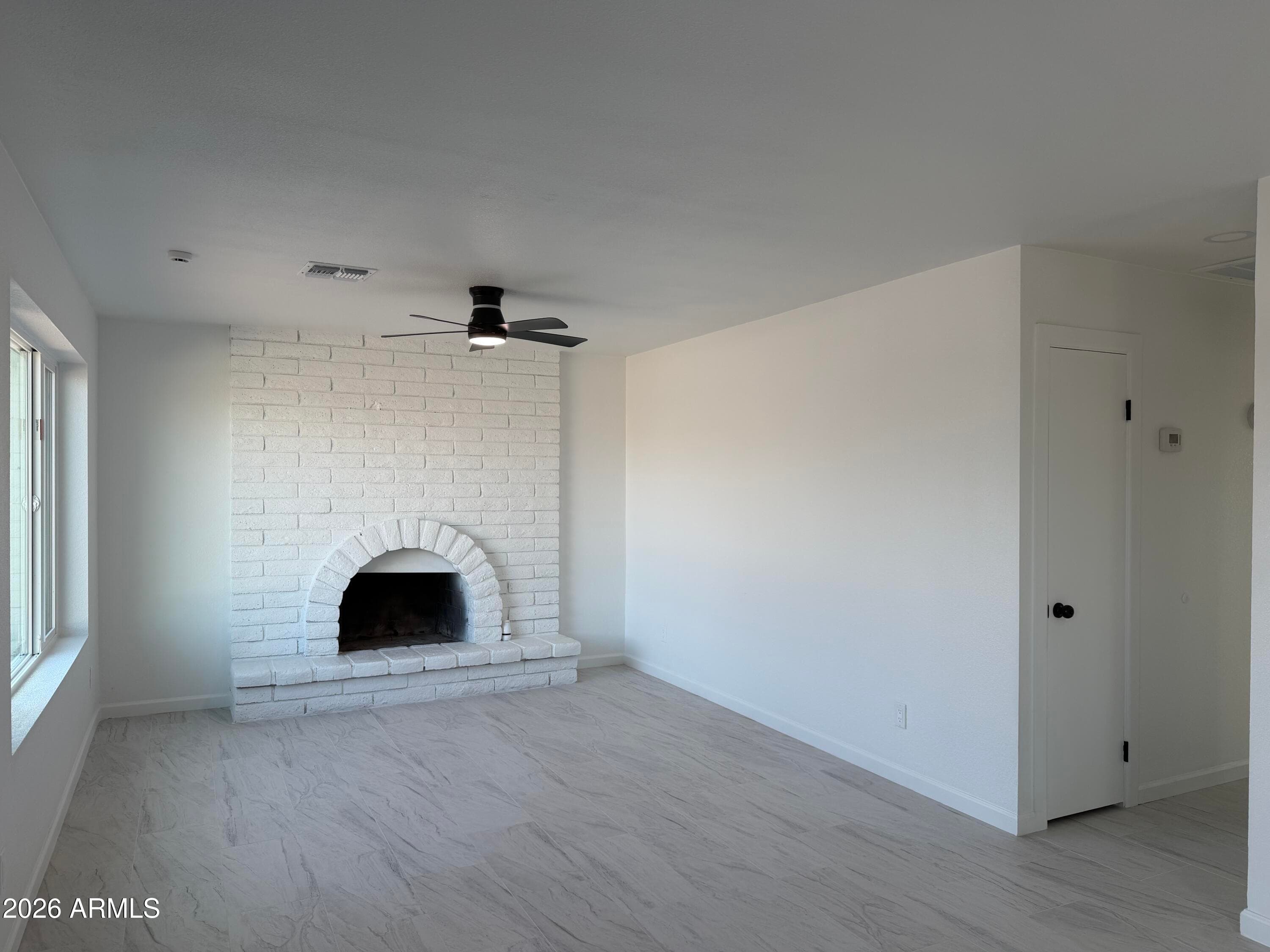 1629 W Taro Ln — photo 2