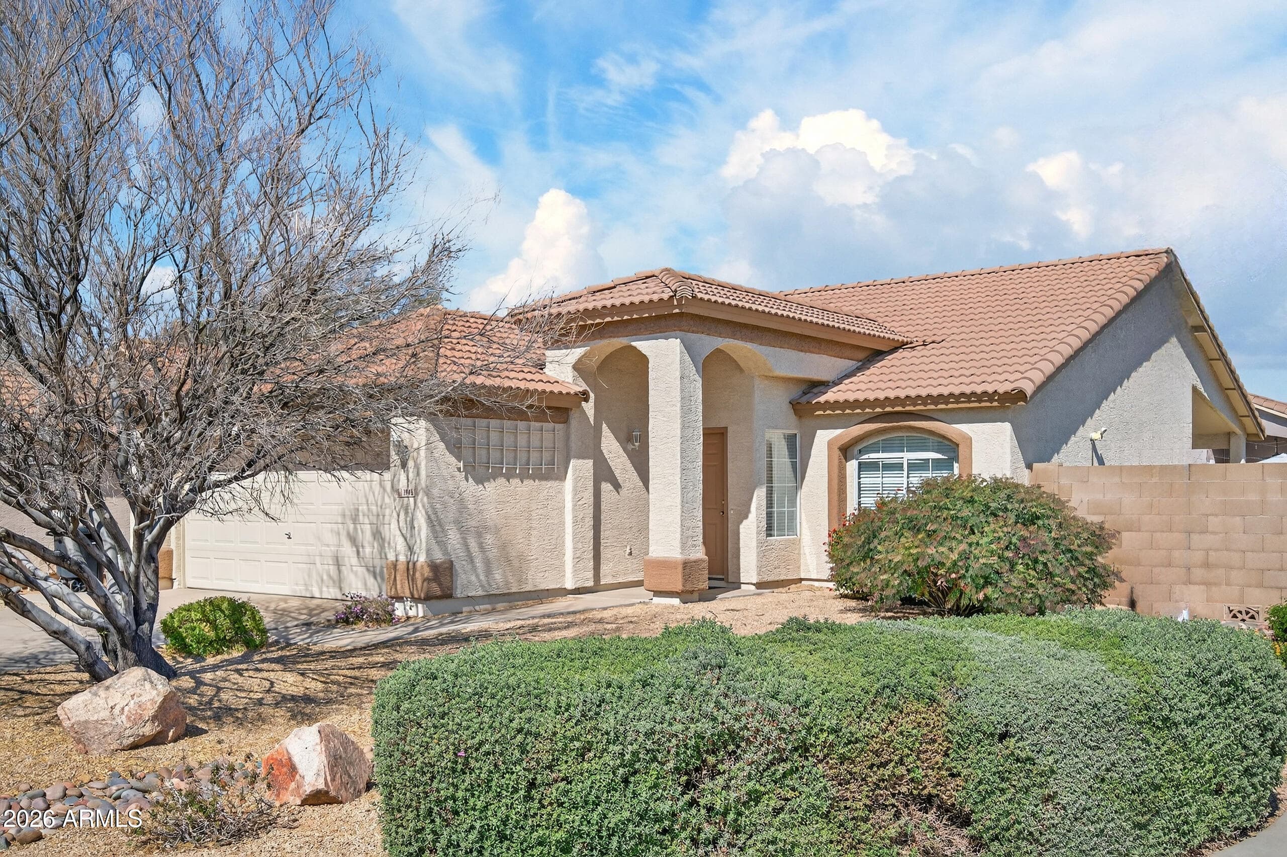 1948 E Carla Vista Dr — photo 1