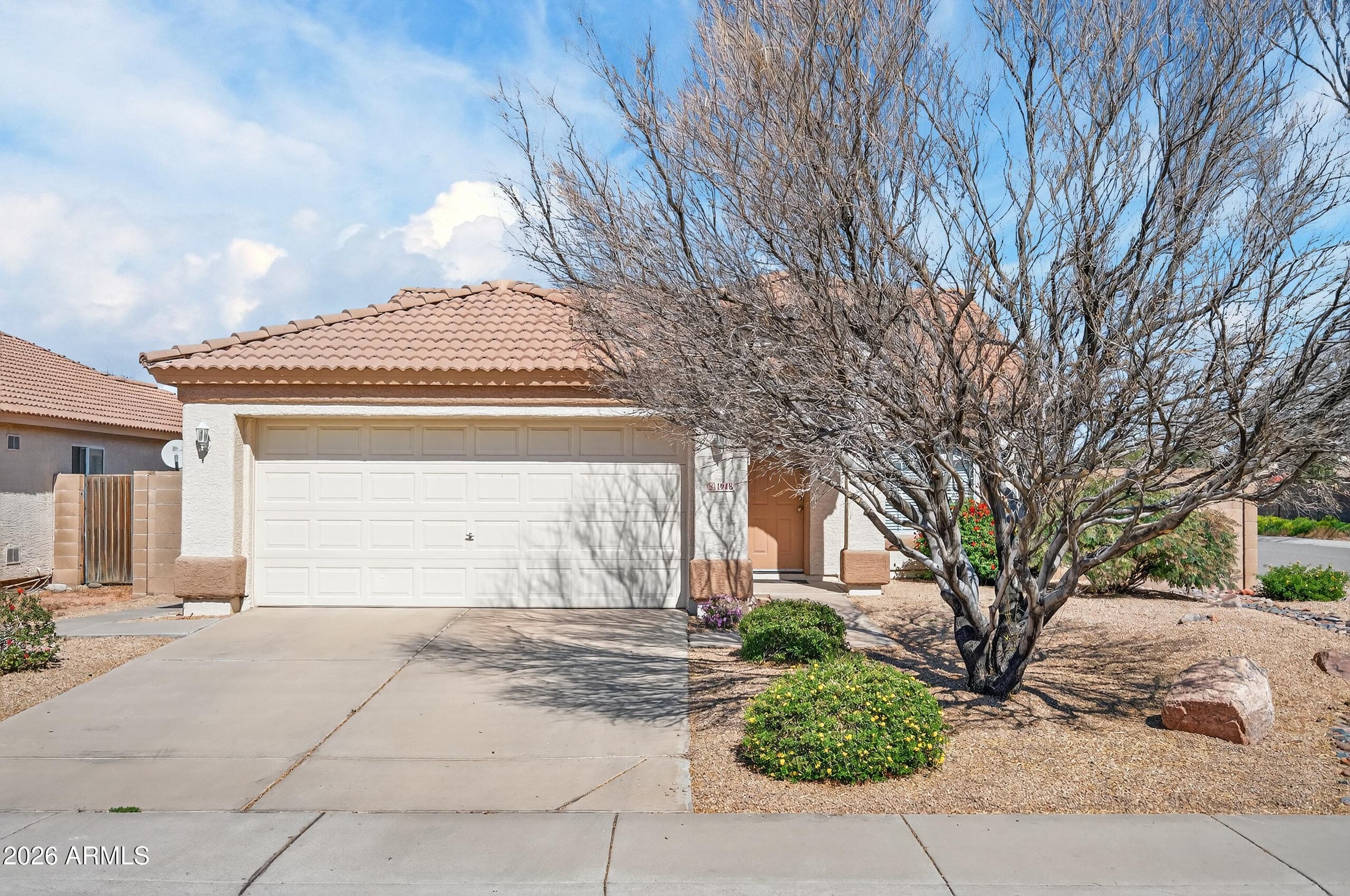 1948 E Carla Vista Dr — photo 2