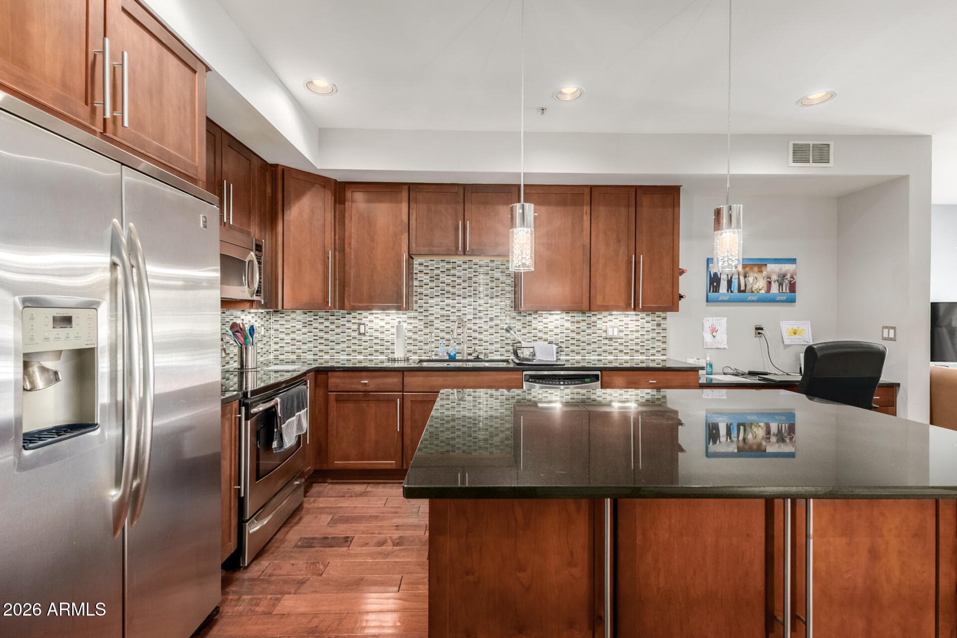 525 W LAKESIDE W DR - See more photos