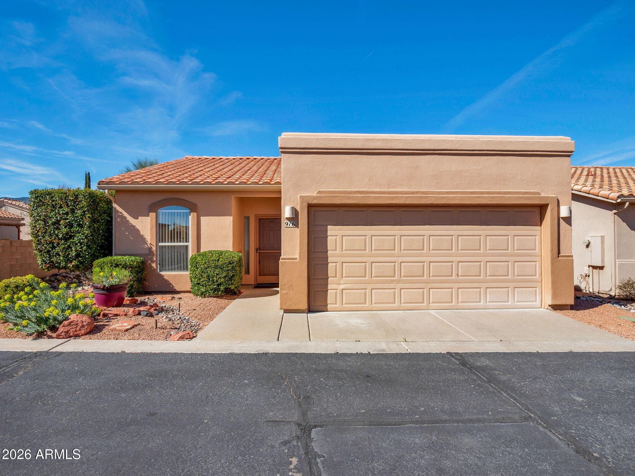 916 S Crestview Ct — photo 1