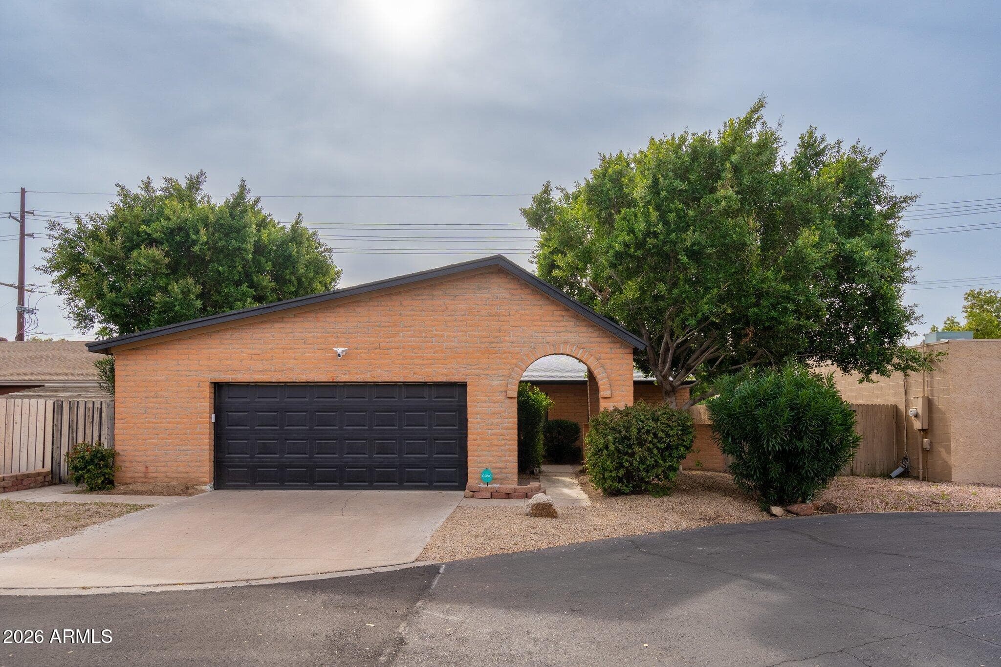 4035 W Loma Ln — photo 1