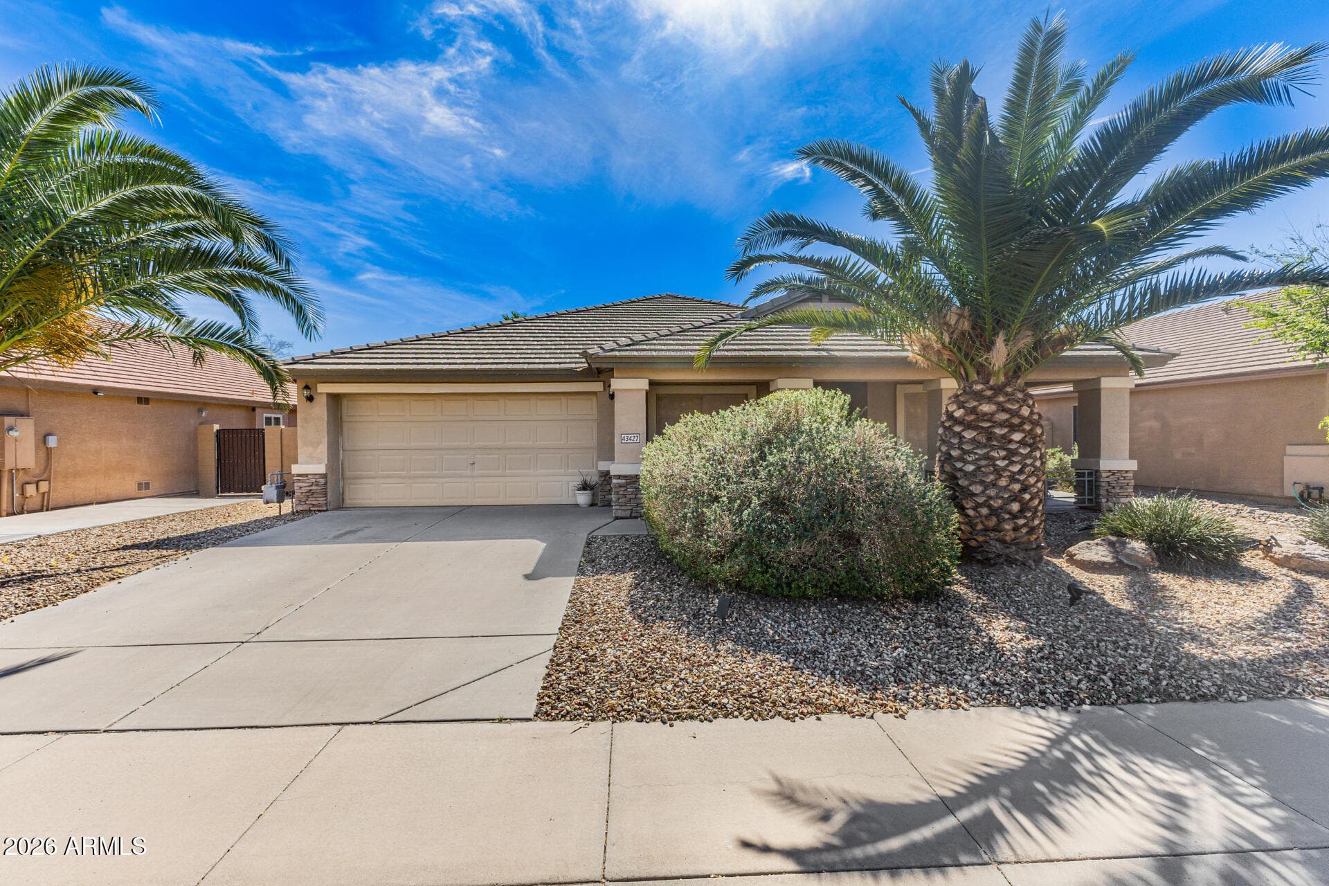 43427 W Courtney Dr — photo 1