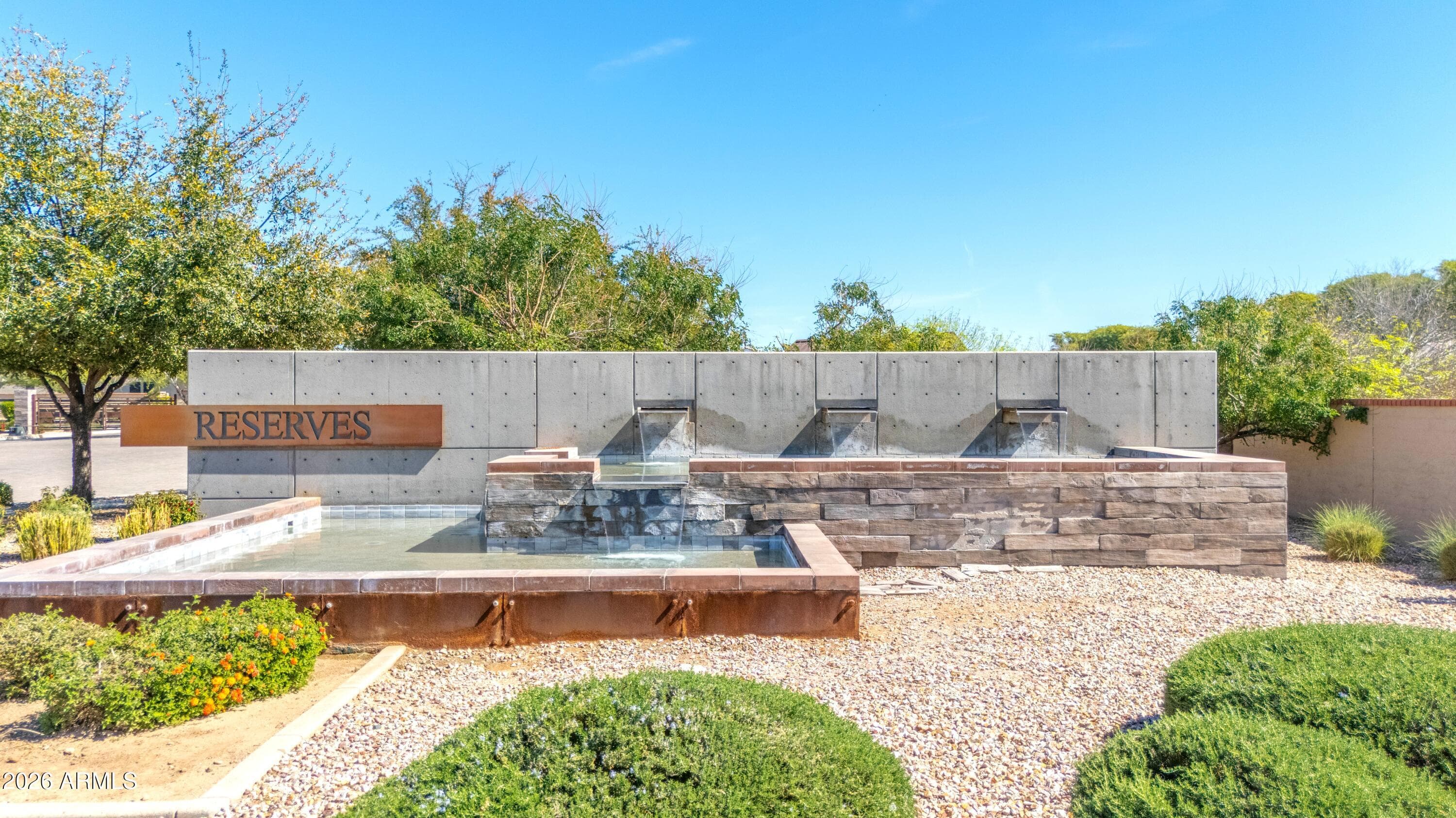 1867 E Gillcrest Rd — photo 2