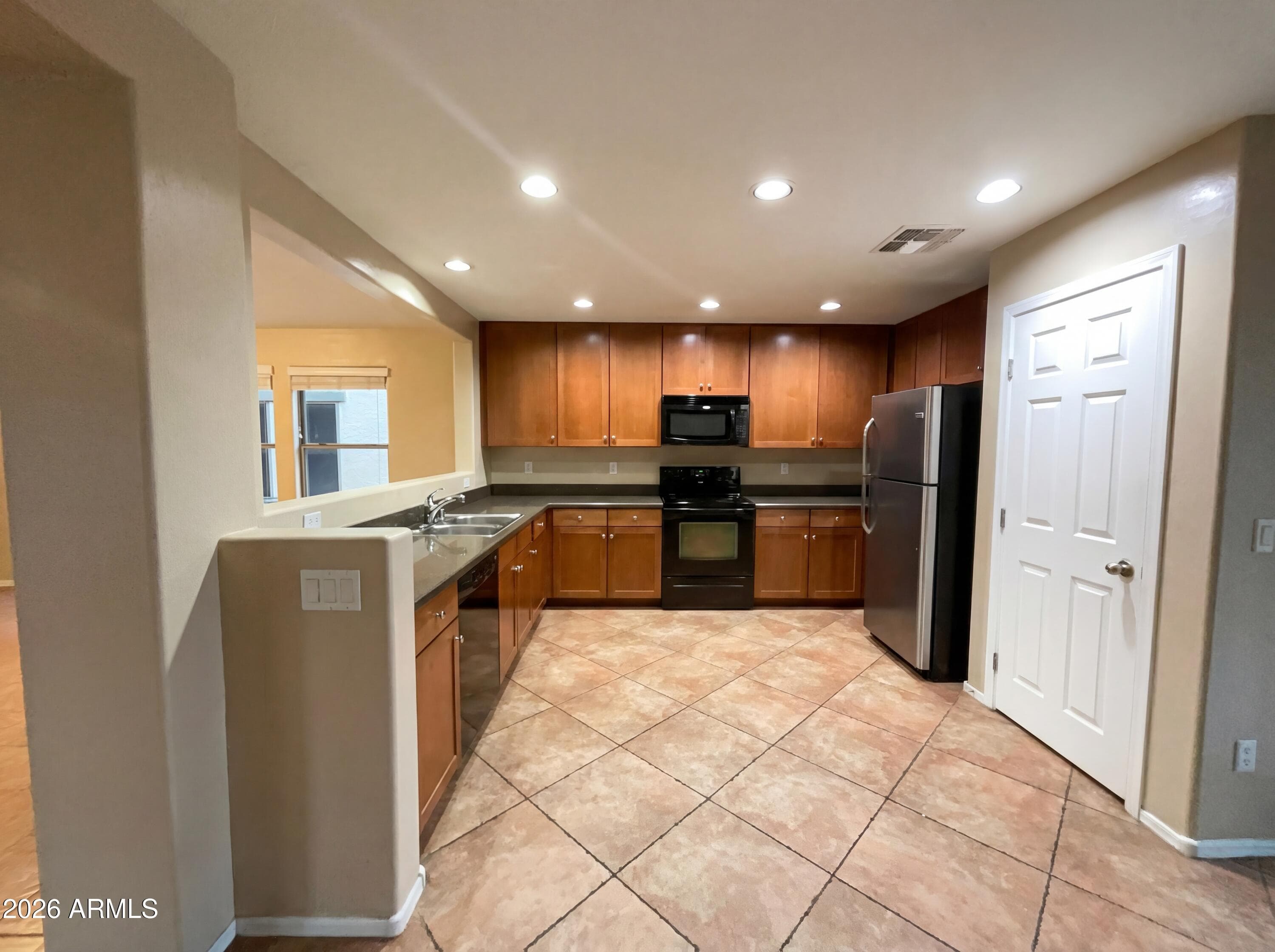 6359 W Orchid Ln — photo 2