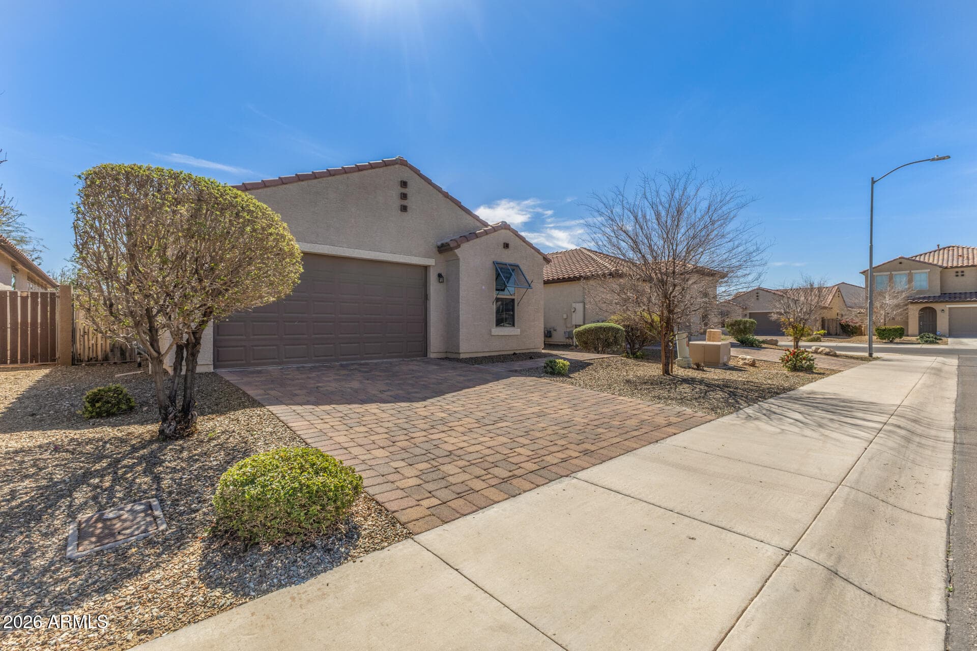 10043 W Robin Ln — photo 1