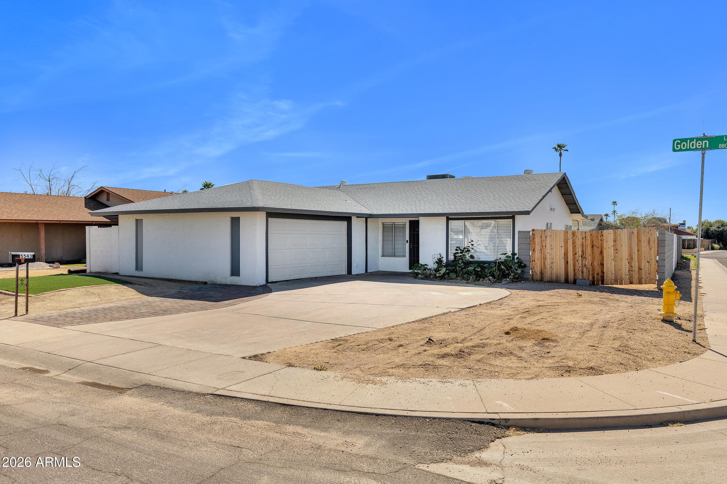 5543 W Golden Ln — photo 1