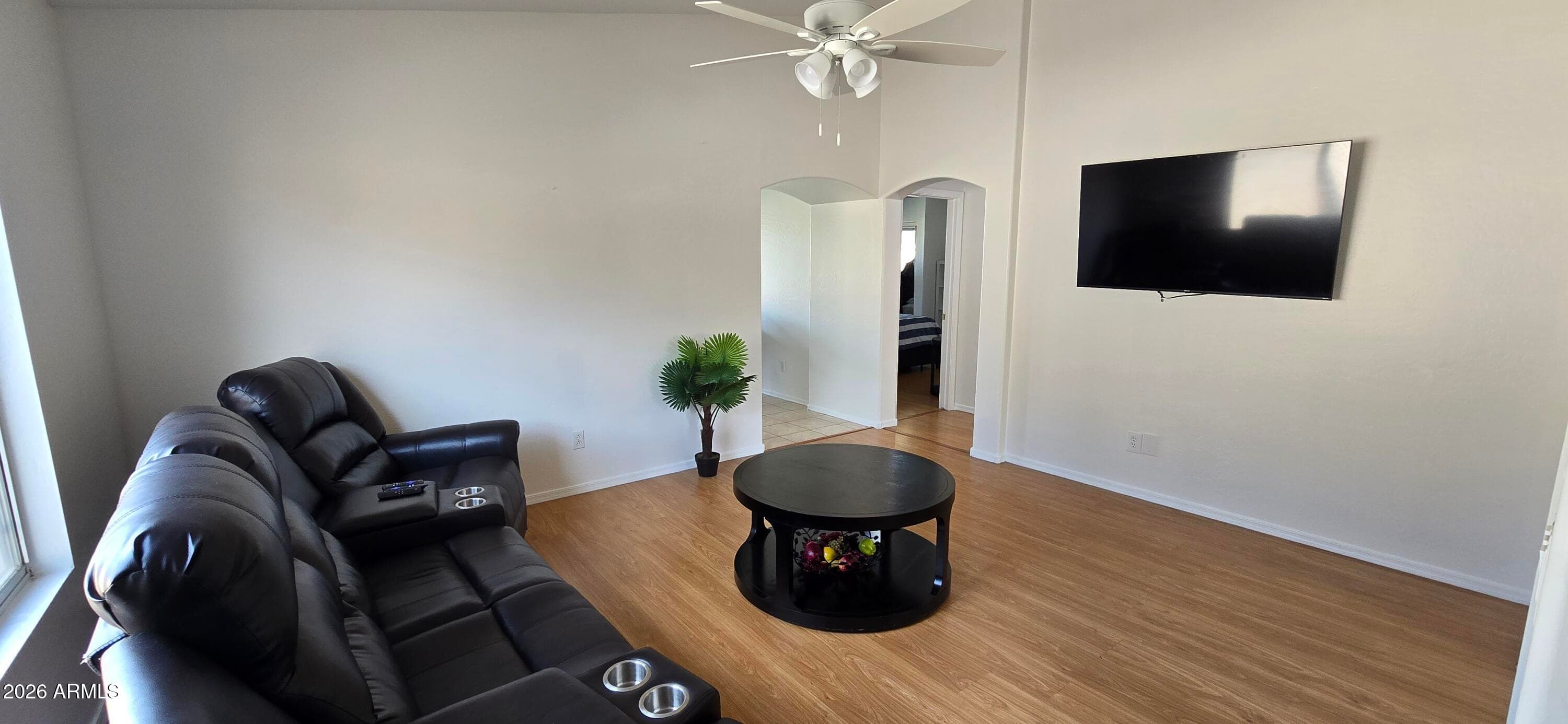 12413 N El Frio St — photo 2