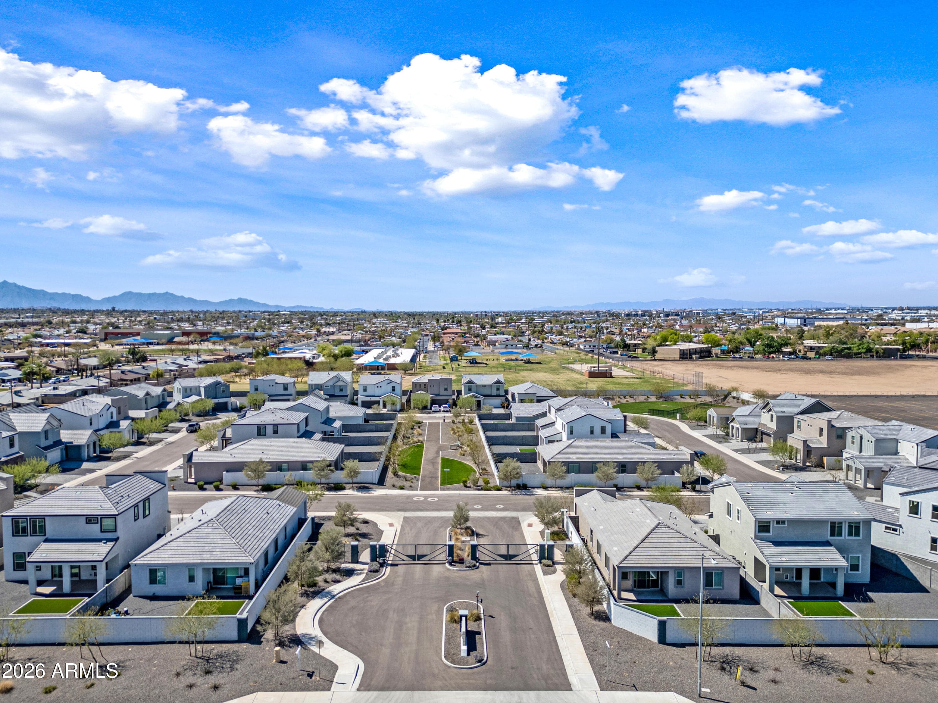 2323 E Levi Dr — photo 2