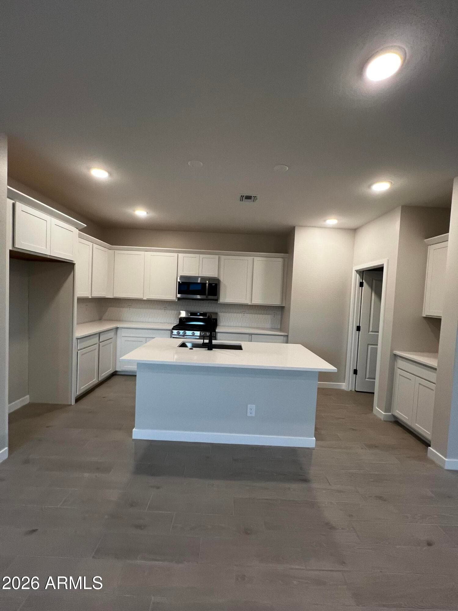 18193 W Lupine Ave — photo 2