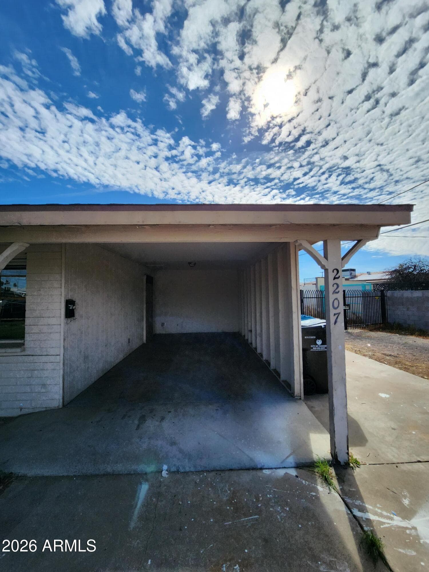 2207 W Cactus Wren Dr — photo 2