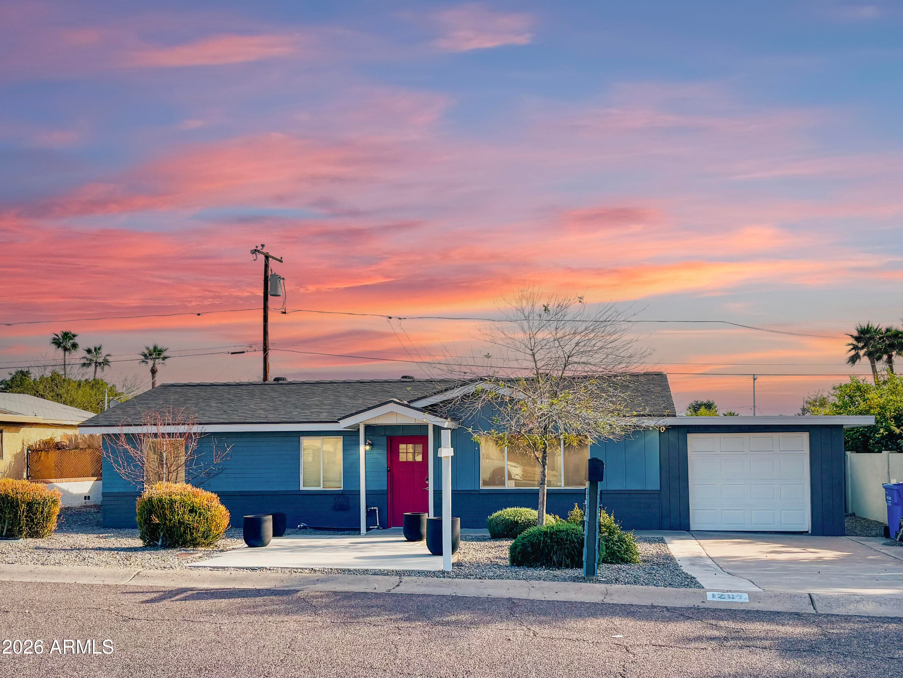 1207 E Alice Ave — photo 2