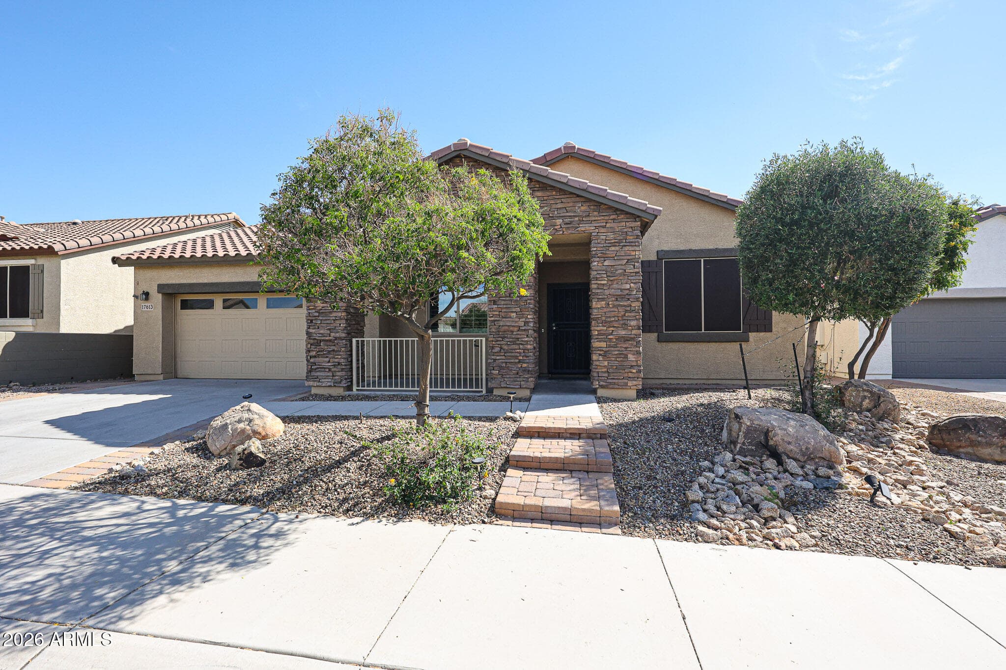 17613 W Briarwood Dr — photo 1
