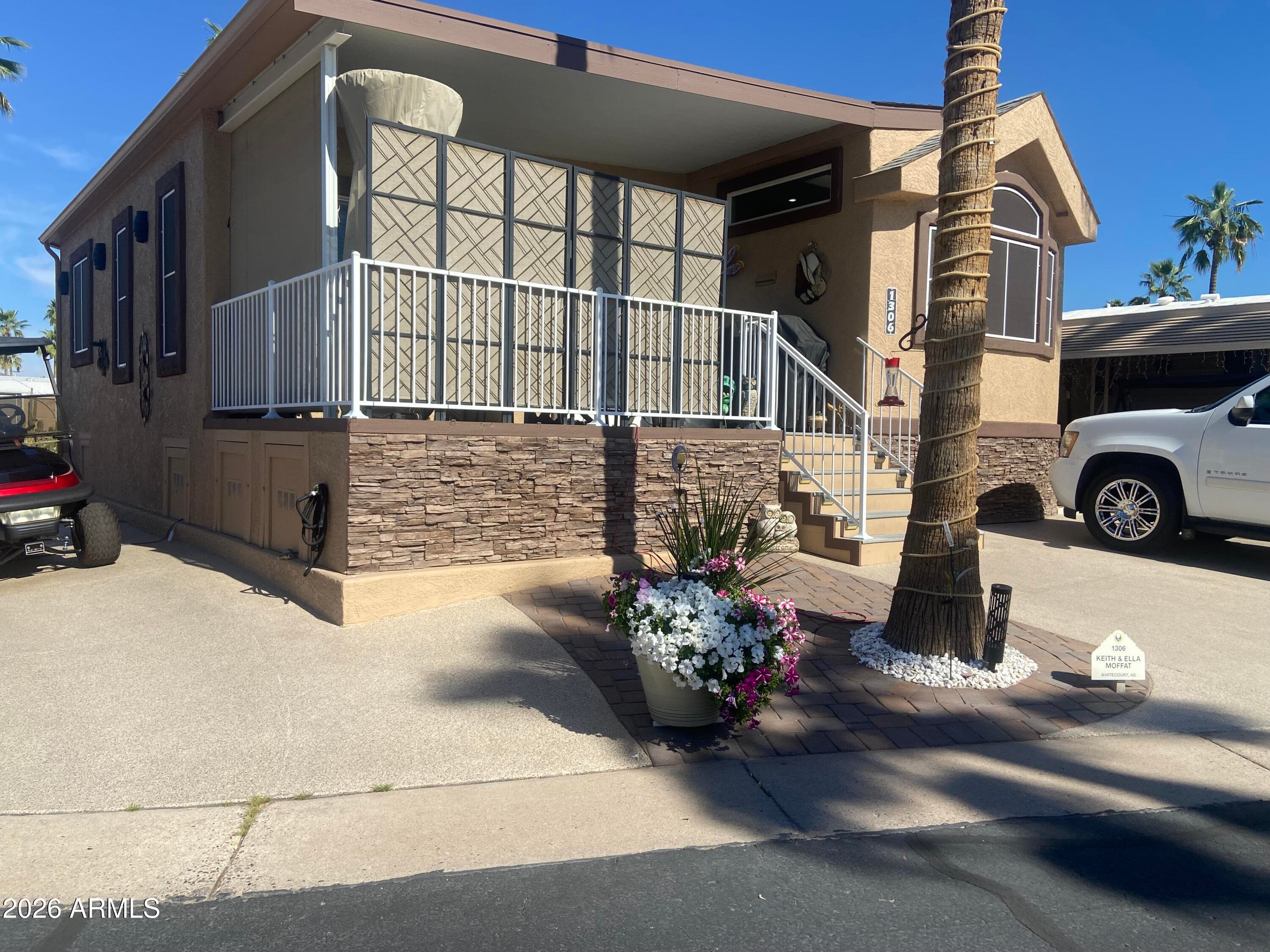 1306 W Chesapeake Dr — photo 1