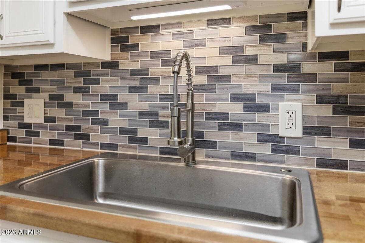 1402 E GUADALUPE RD - Photo 4