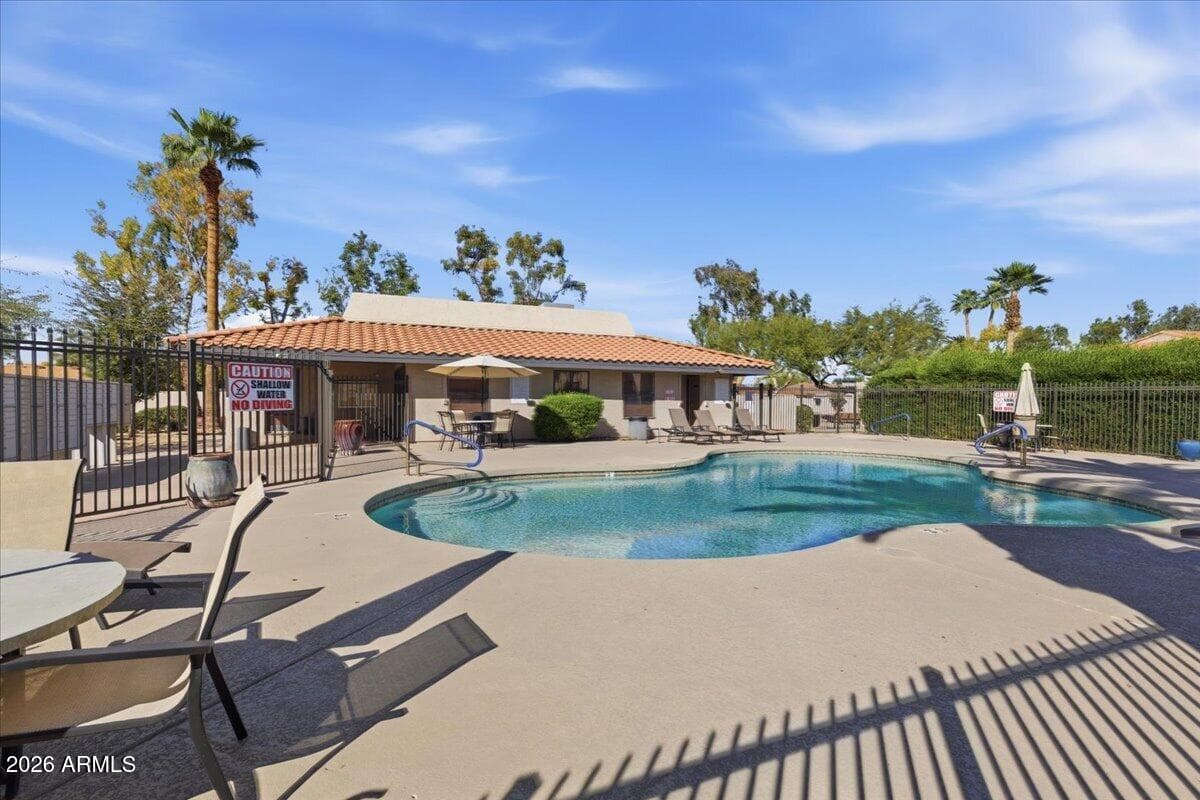 1402 E GUADALUPE RD - Photo 2